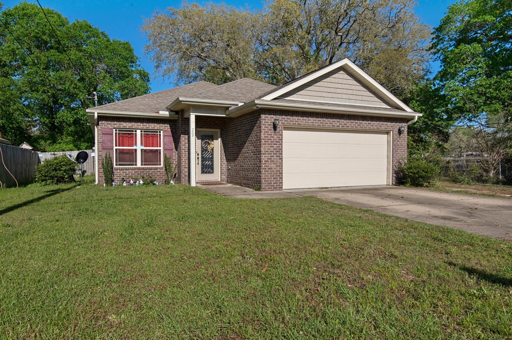 702 Hazel Dr, Fort Walton Beach, FL 32547-2002