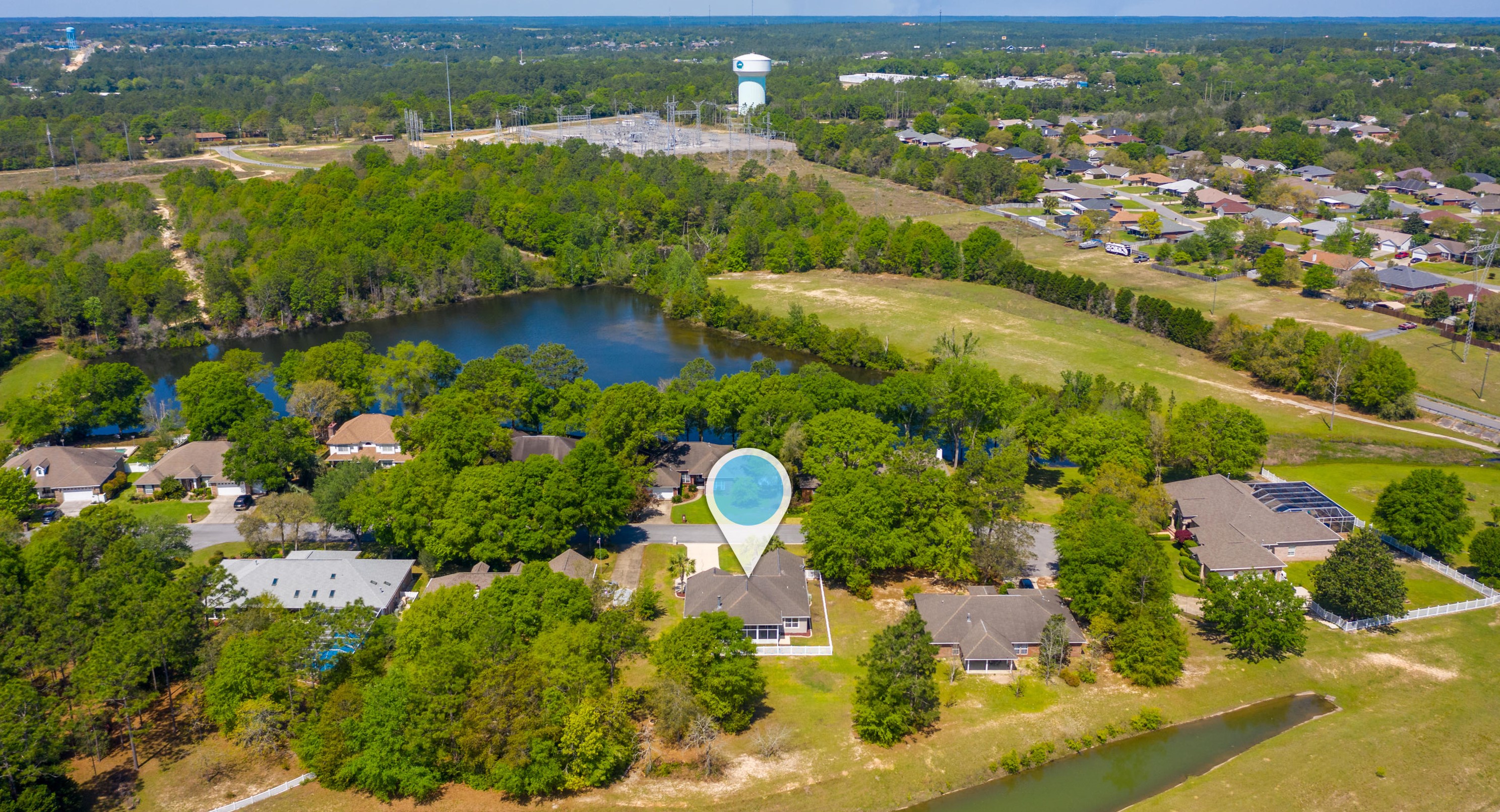 4695 Lovegrass Ln, Crestview, FL 32539-8357