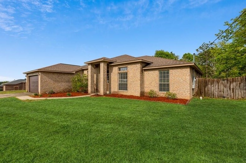 6211 Flash Ln, Crestview, FL 32536-4367