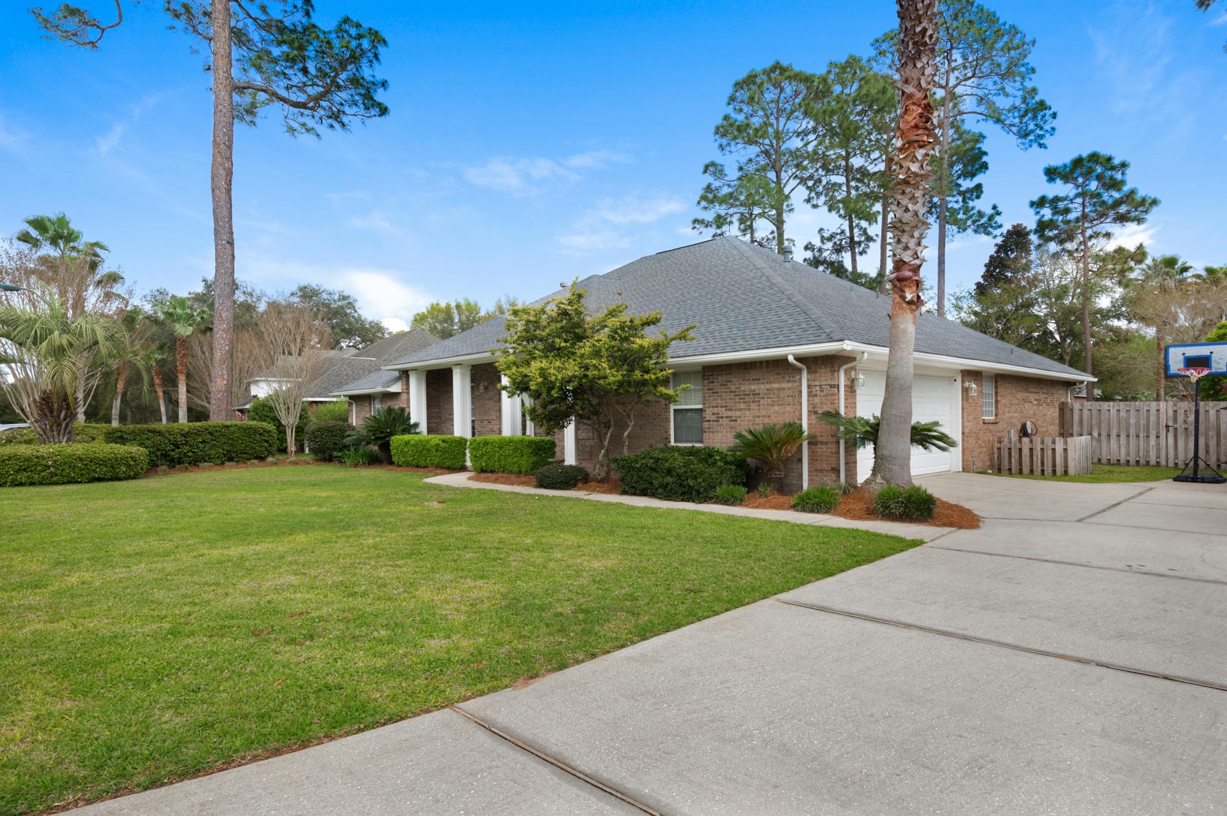 1407 Ernest Hemingway Dr, Niceville, FL 32578