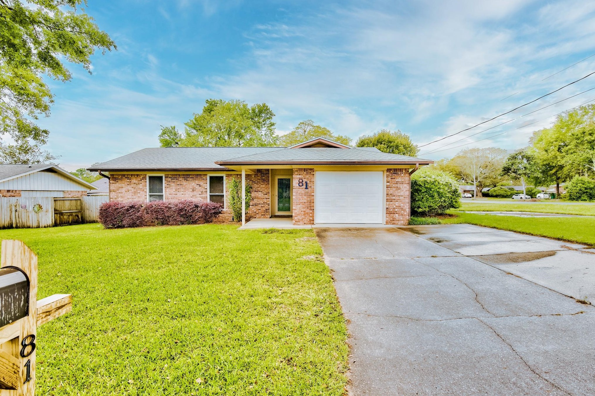 81 Mooring Ln, Shalimar, FL 32579