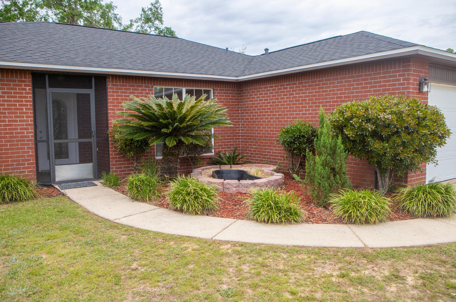 2821 Silentwood Dr, Cantonment, FL 32533-4864