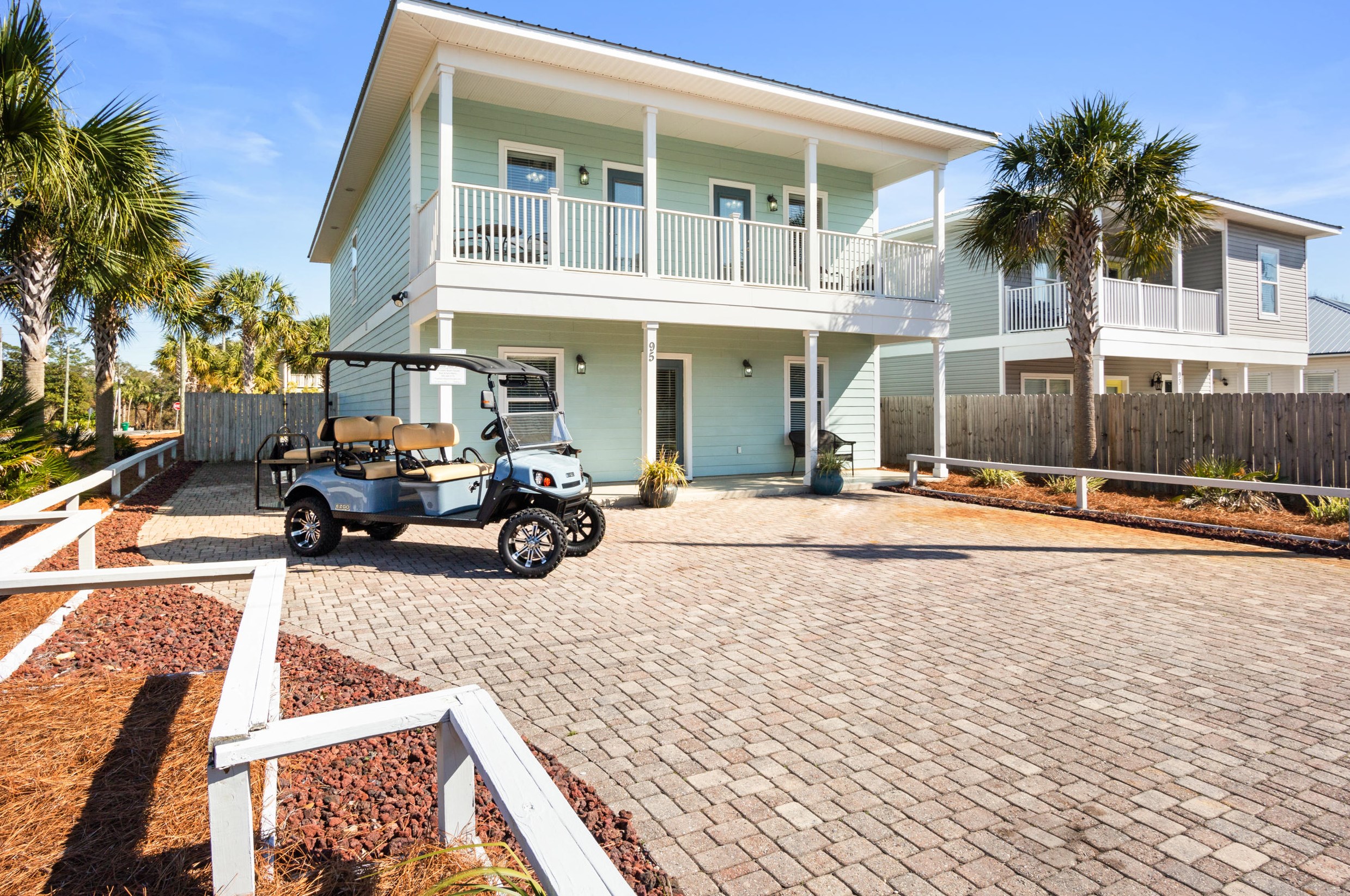 95 Tarpon St, Destin, FL 32541-3698