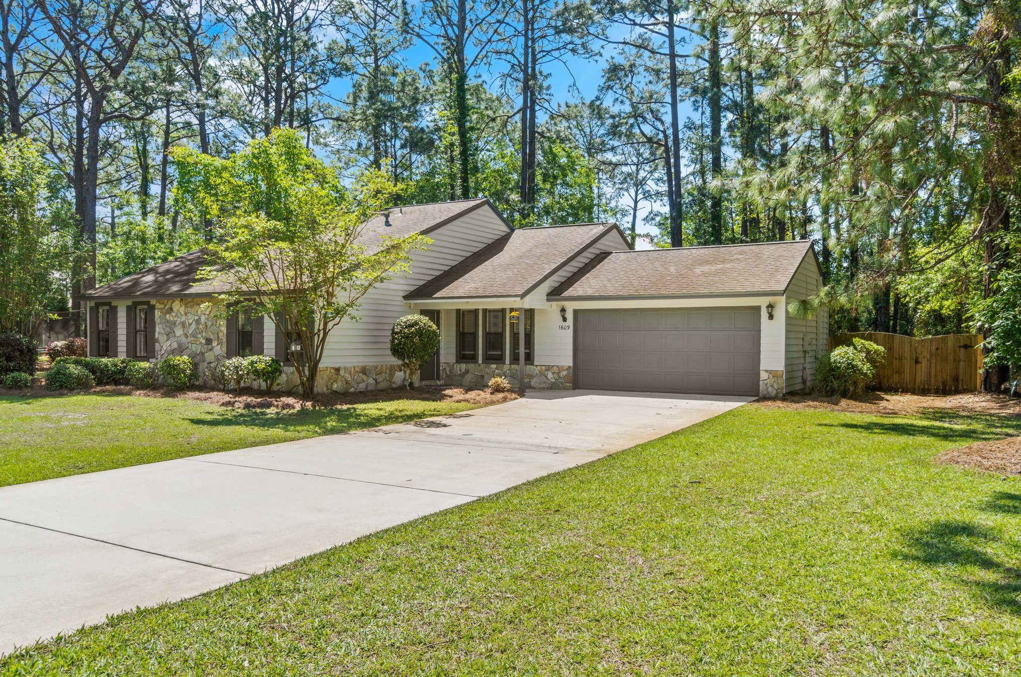 1609 Oakmont Cir, Niceville, FL 32578-4321
