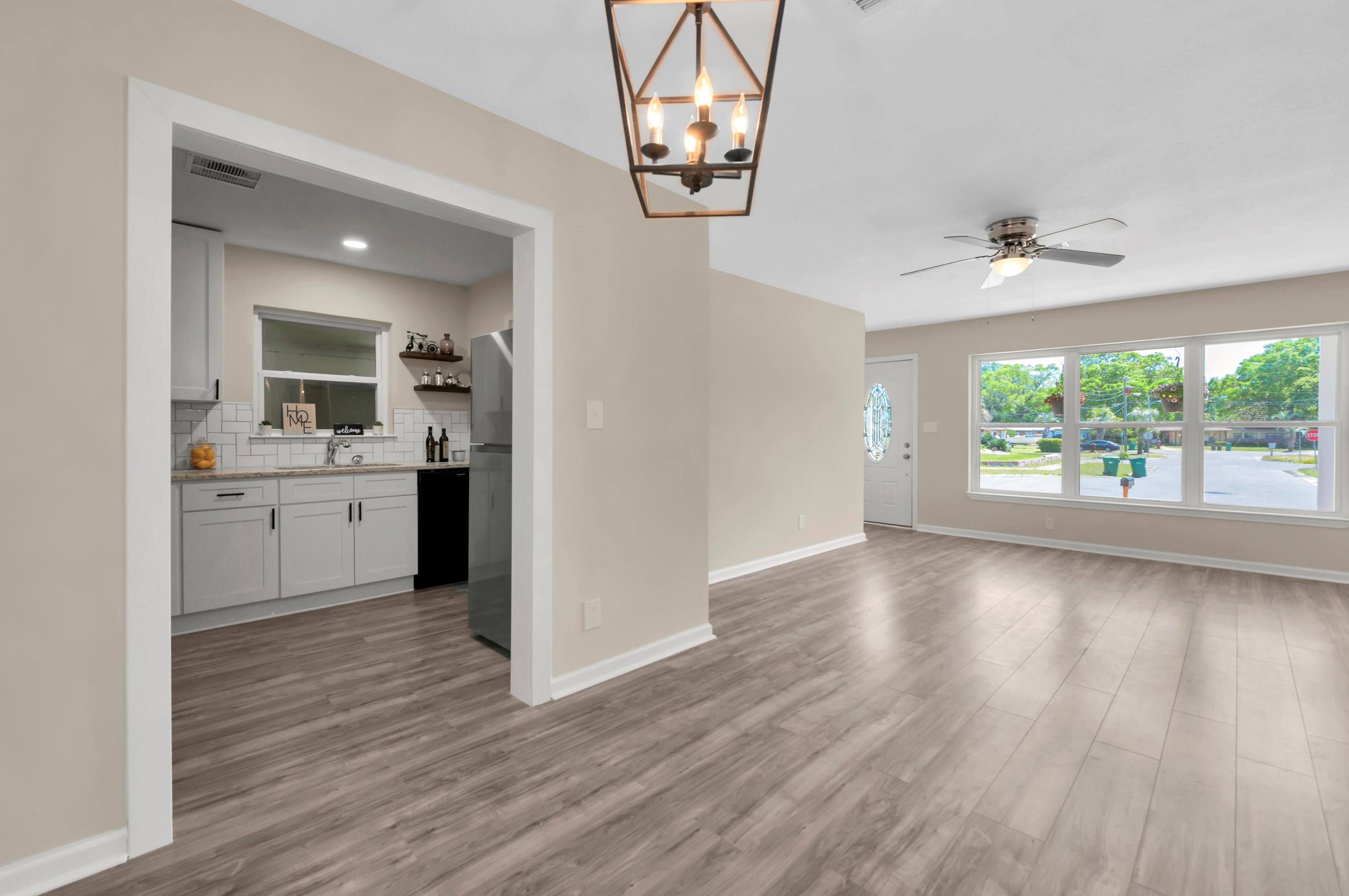 125 Terry Cir, Mary Esther FL  32569-1850 exterior