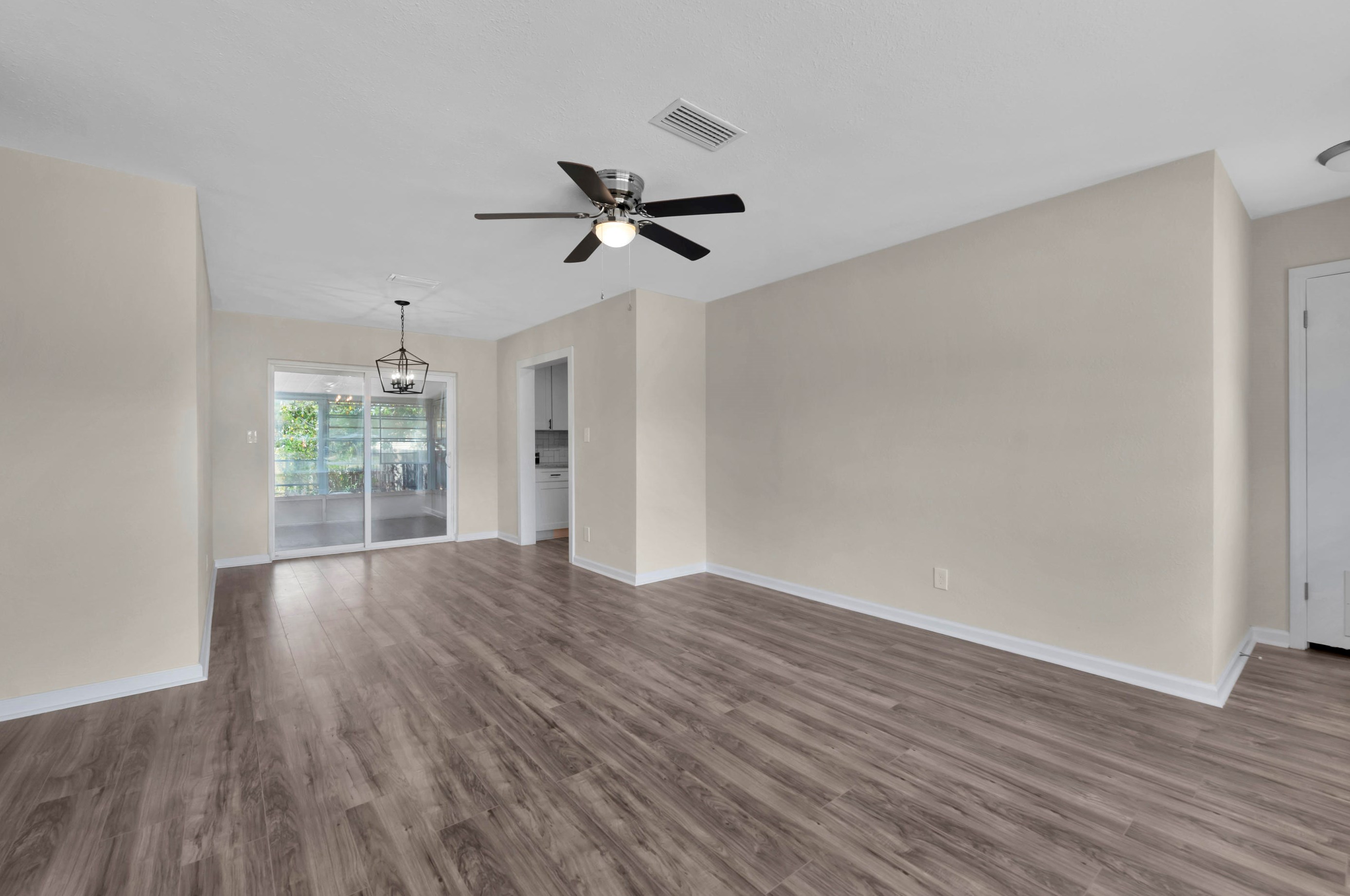 125 Terry Cir, Mary Esther FL  32569-1850 exterior