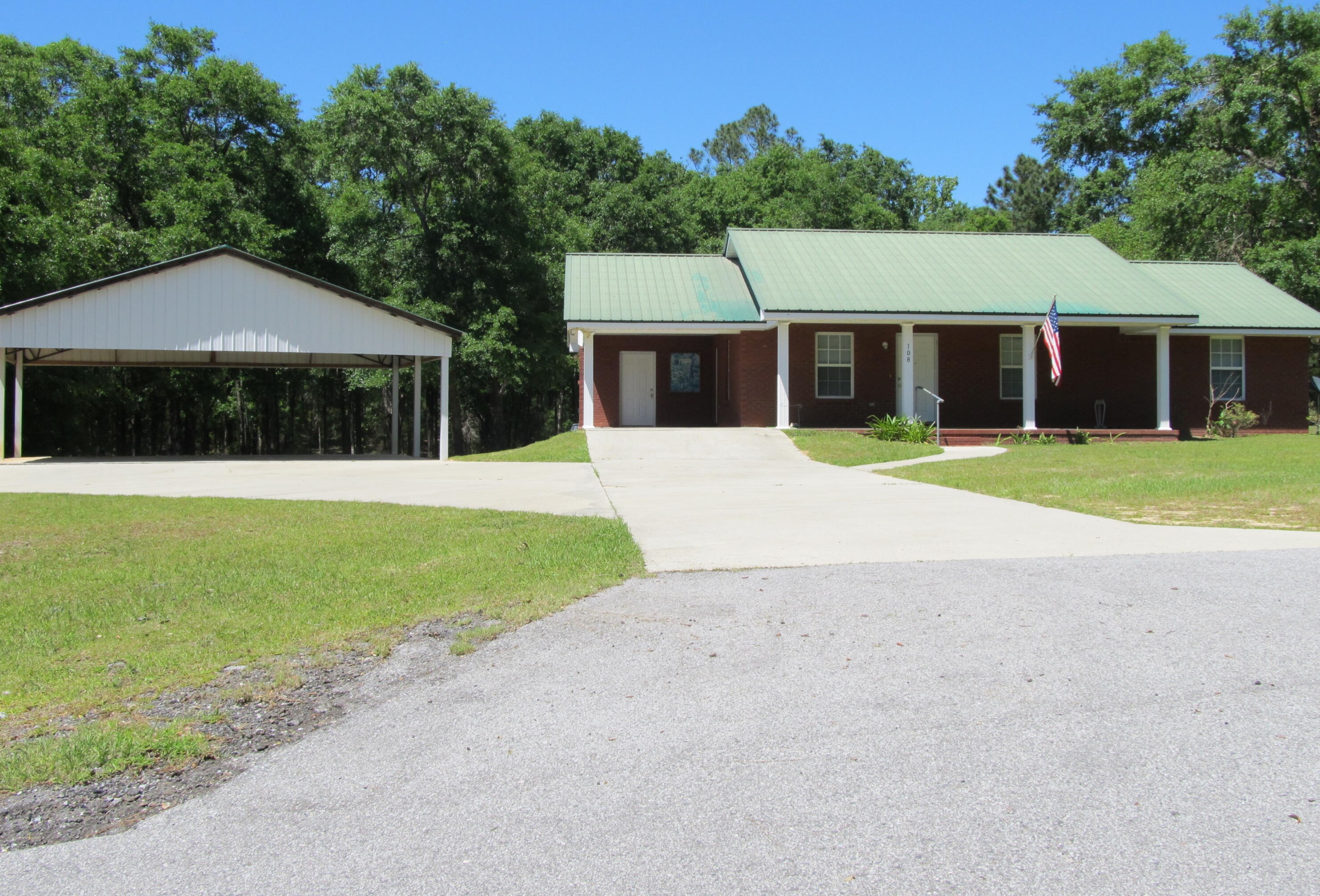 108 Hayes Rd, Defuniak Springs, FL 32433