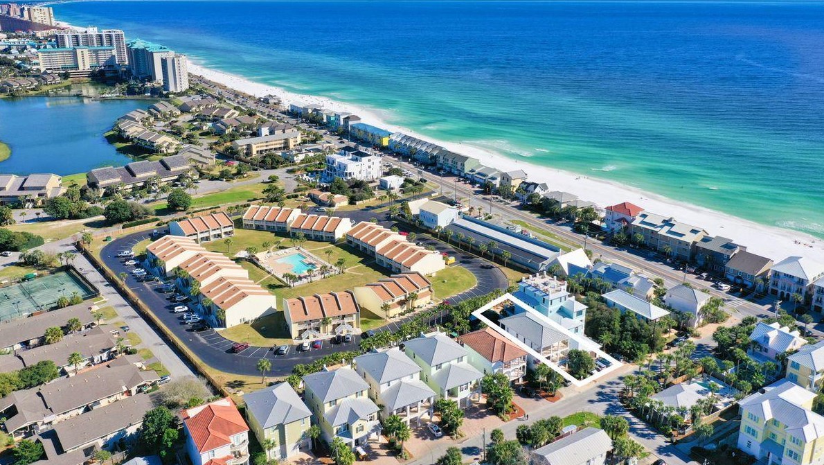 52 Miami St, Destin, FL 32550-4694