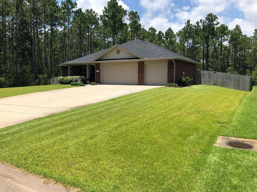 6670 Admiral St, Gulf Breeze, FL 32566-8175
