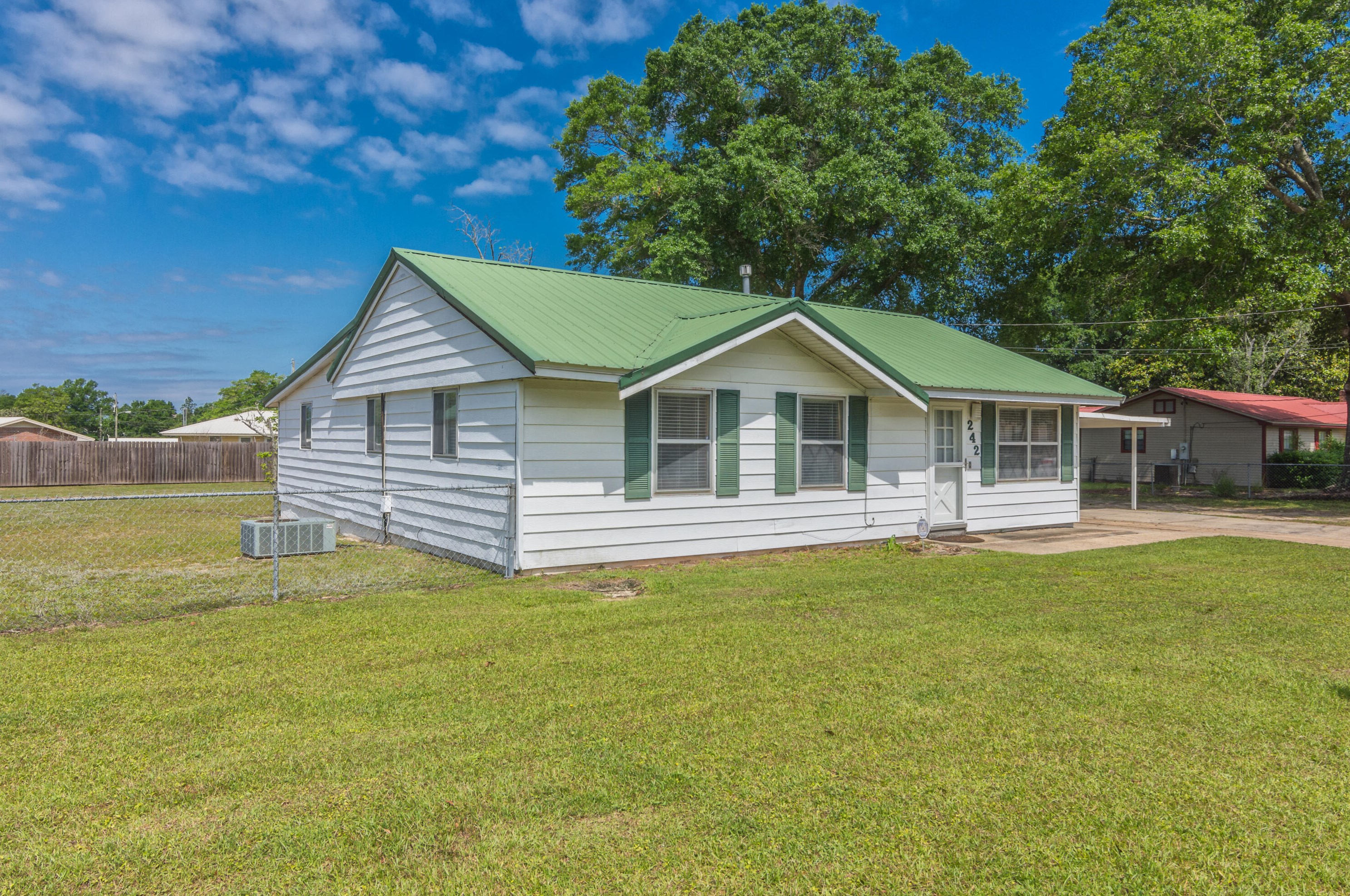 242 Lindberg St, Crestview, FL 32536-2447