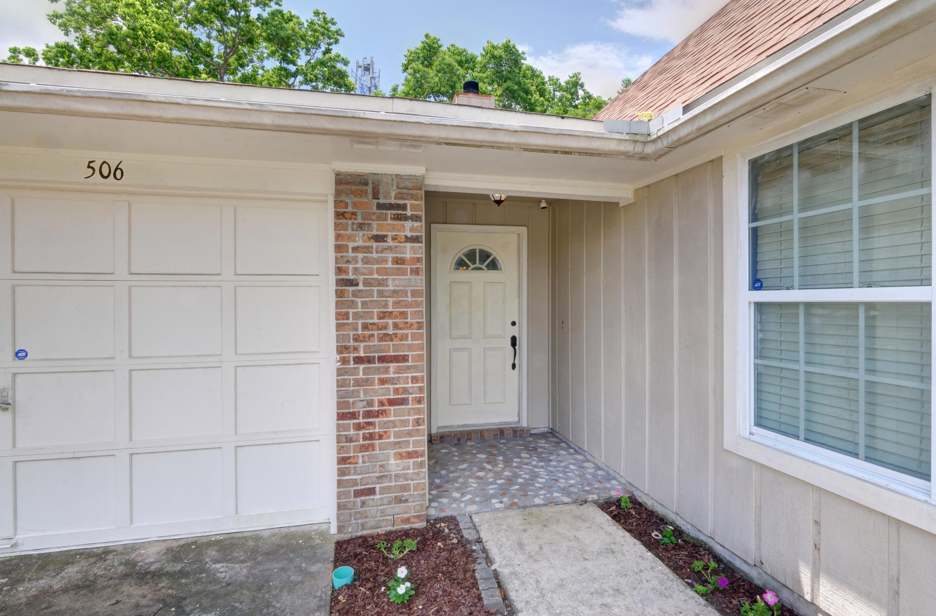 506 Woodland Park Cir, Mary Esther, FL 32569-1577