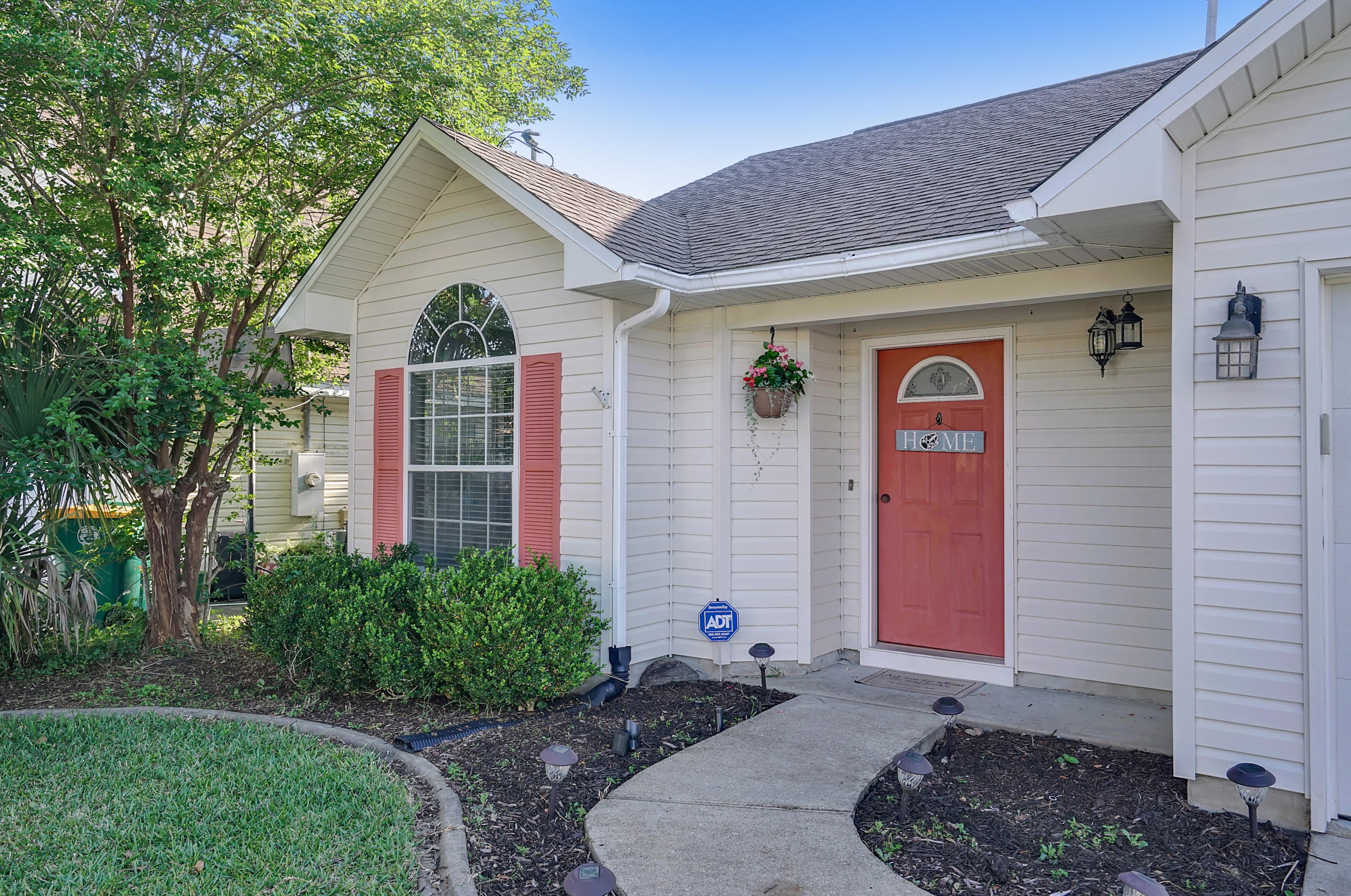 460 Rush Park Cir, Mary Esther, FL 32569-2404