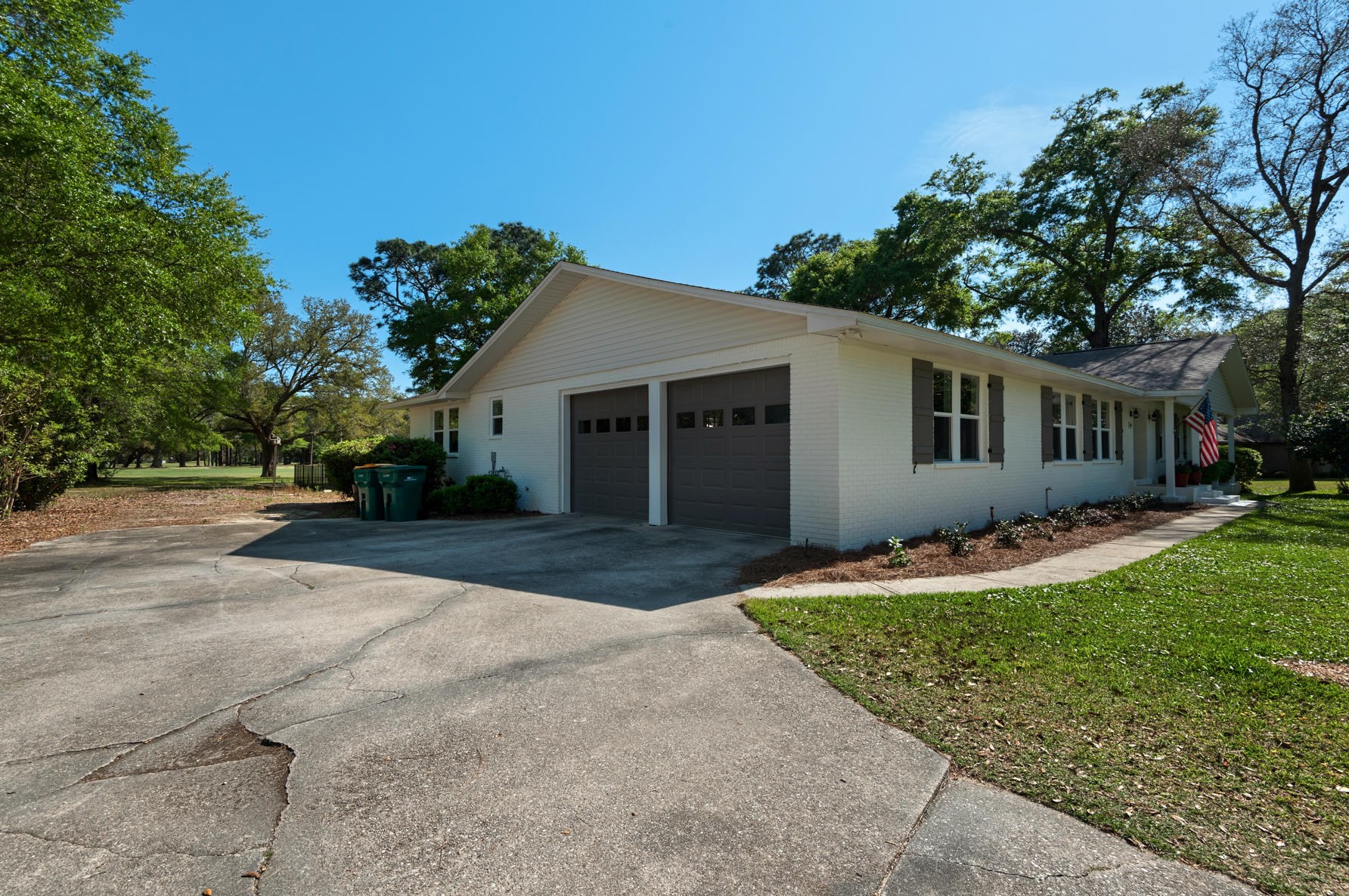 425 Marion Dr, Niceville, FL 32578-1705