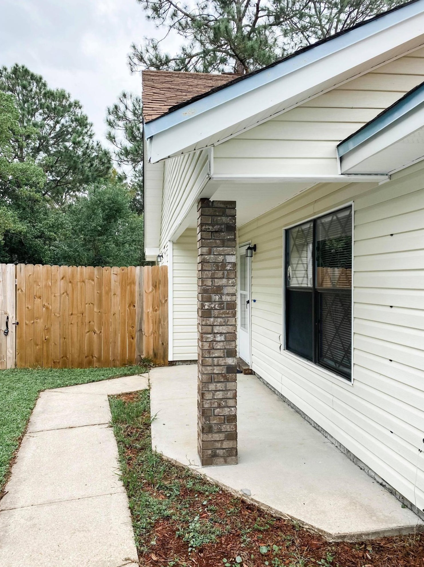 1718 Bennetts End, Fort Walton Beach FL  32547-6904 exterior