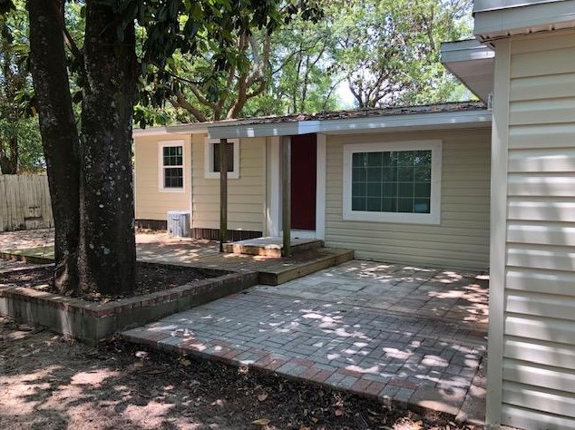 132 3rd St, Niceville, FL 32578-1116