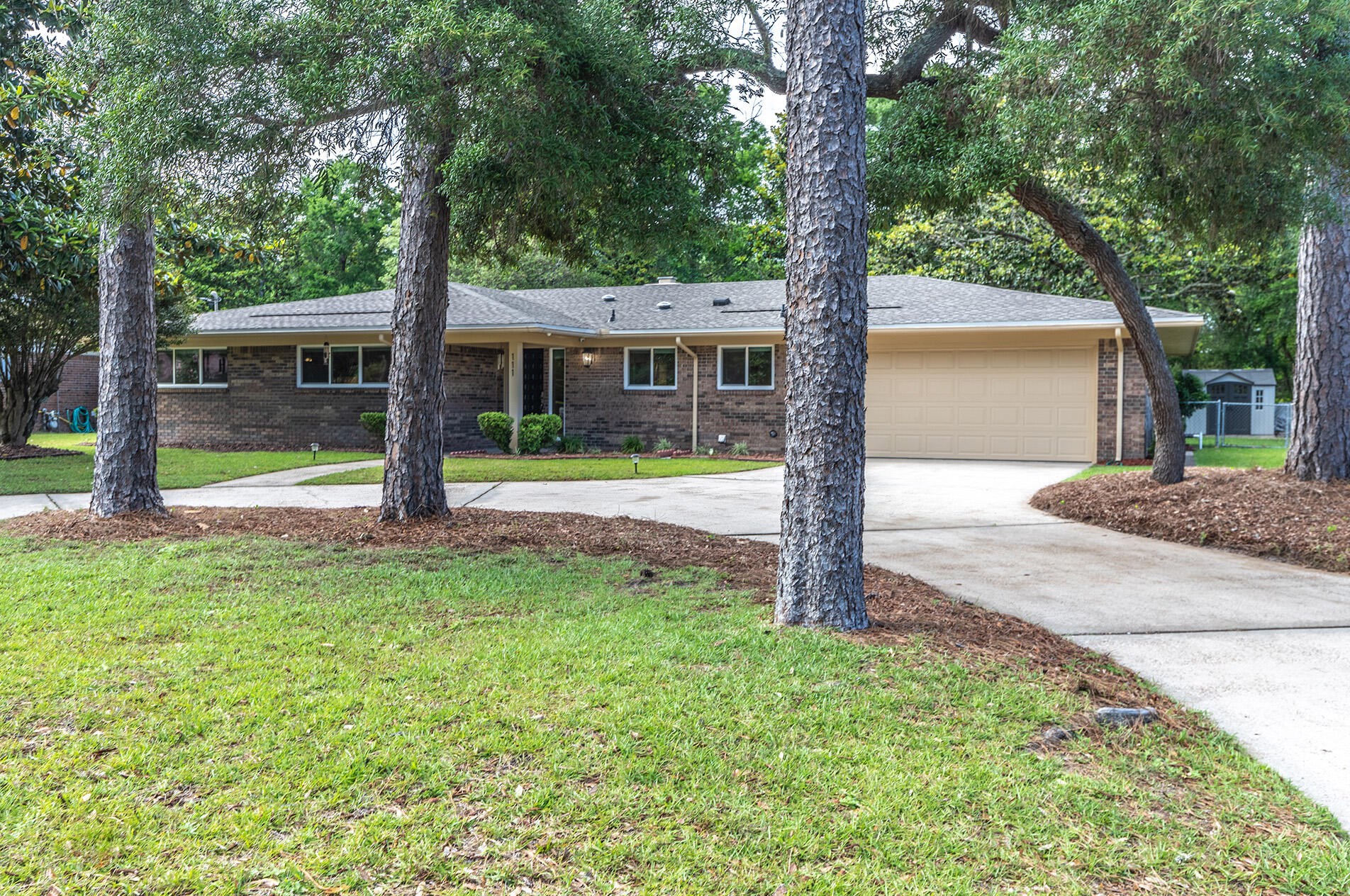 111 Country Club Rd, Shalimar, FL 32579