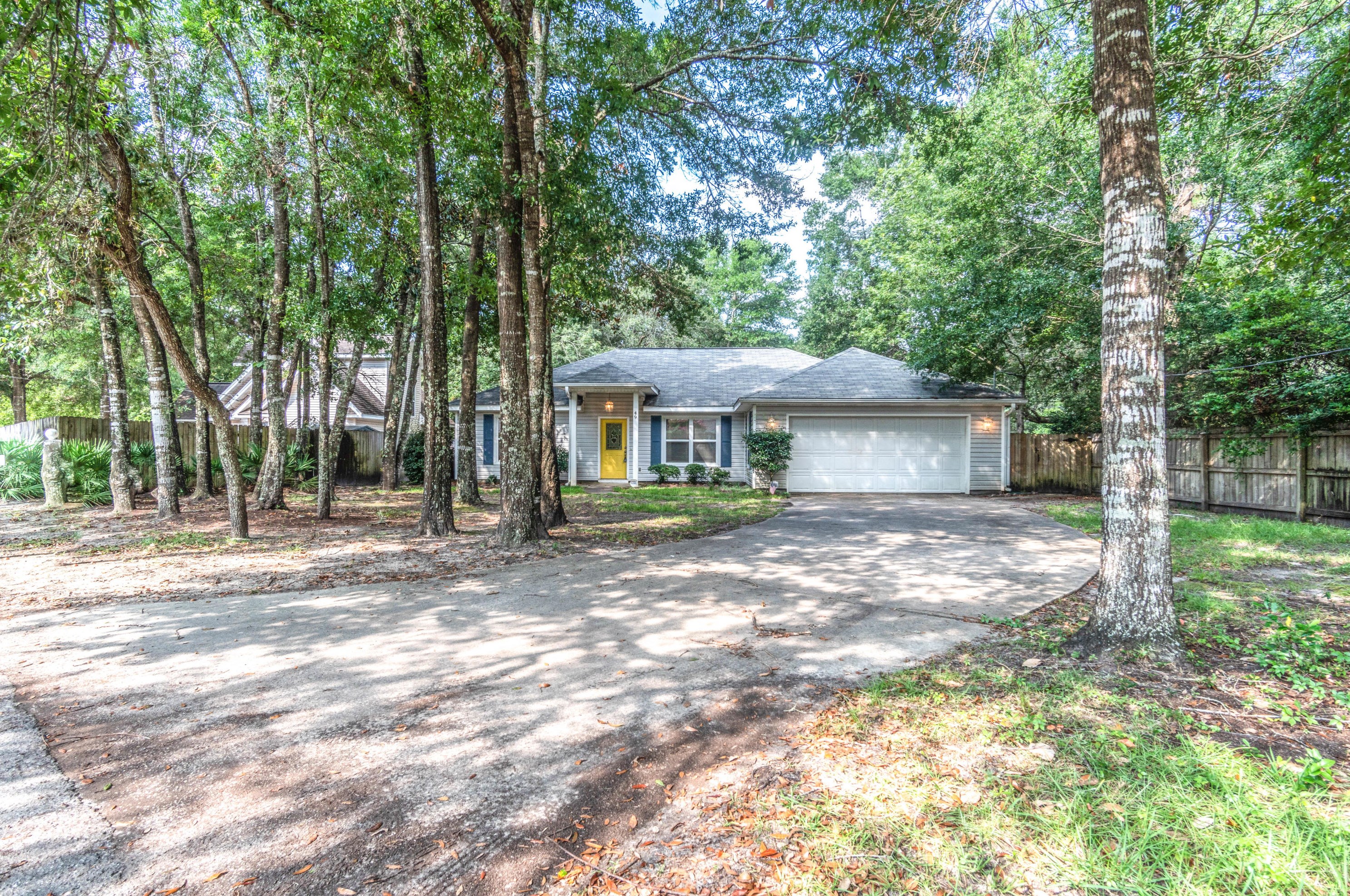 49 Circle Dr, Fort Walton Beach, FL 32547
