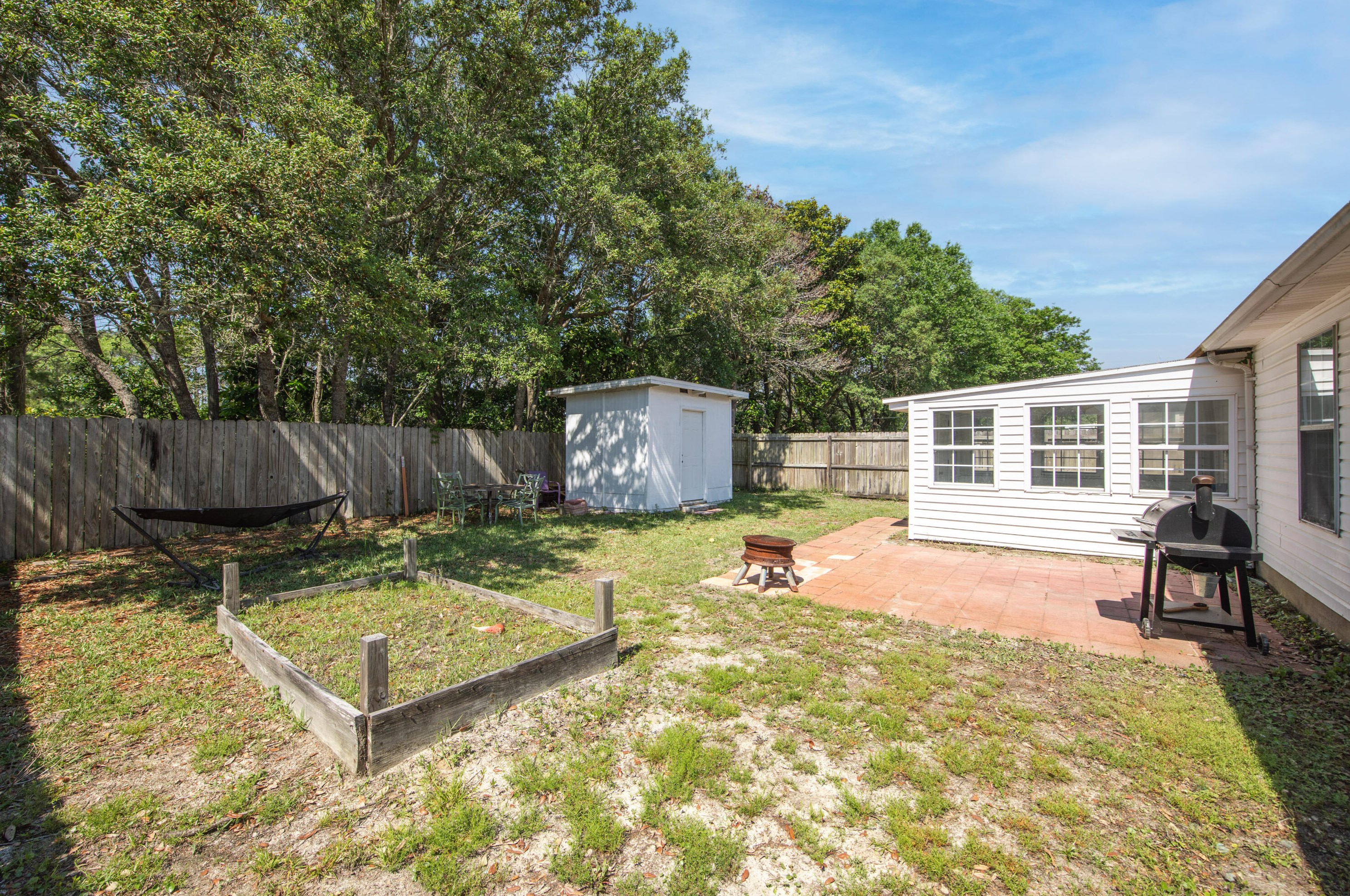 486 Rush Park Cir, Mary Esther FL  32569-2404 exterior