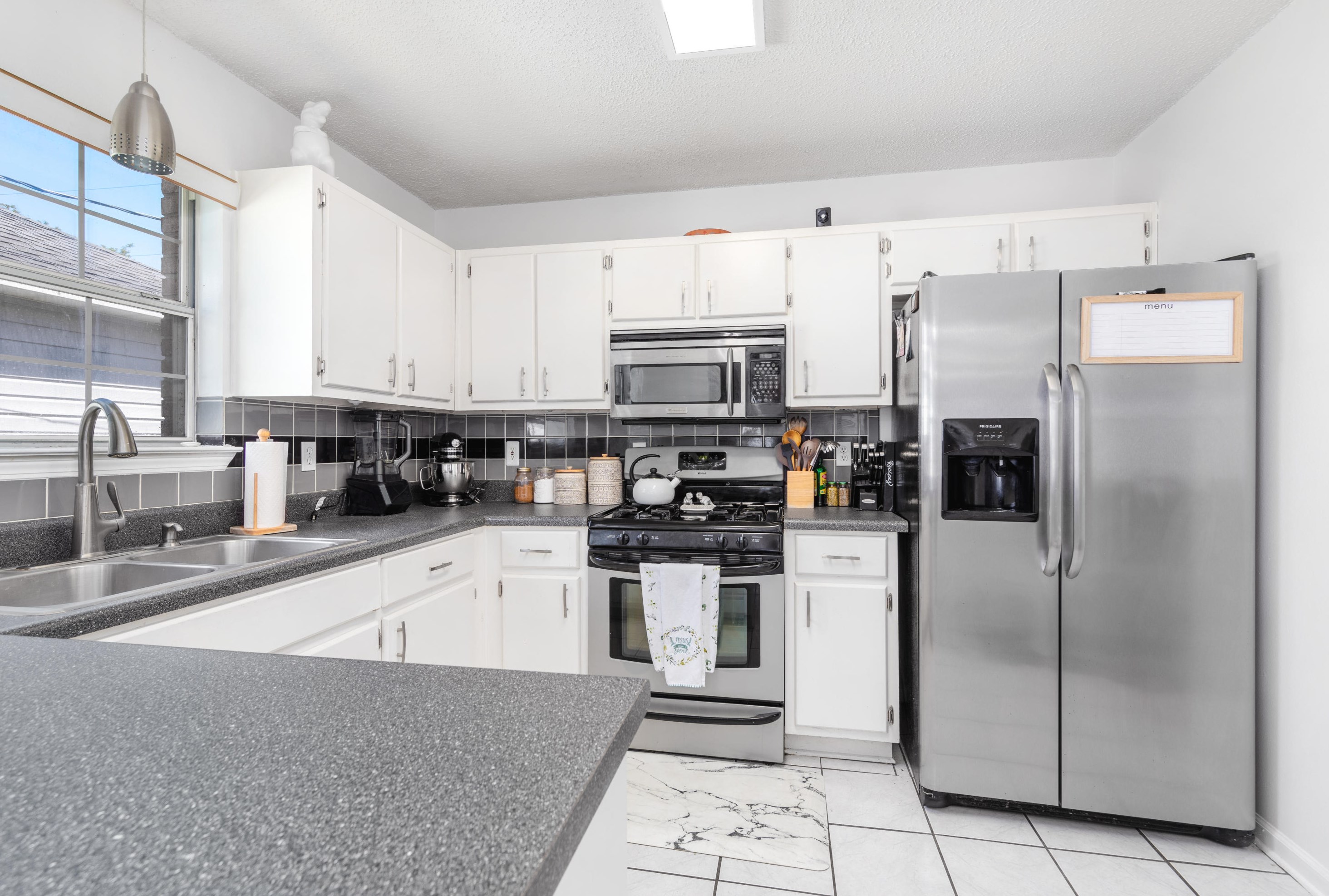 486 Rush Park Cir, Mary Esther FL  32569-2404 exterior