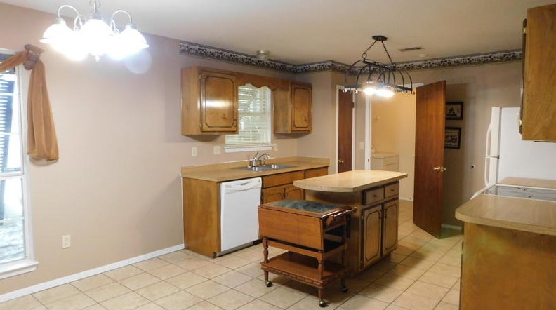 2751 Savannah Ln, Crestview, FL 32539-6363