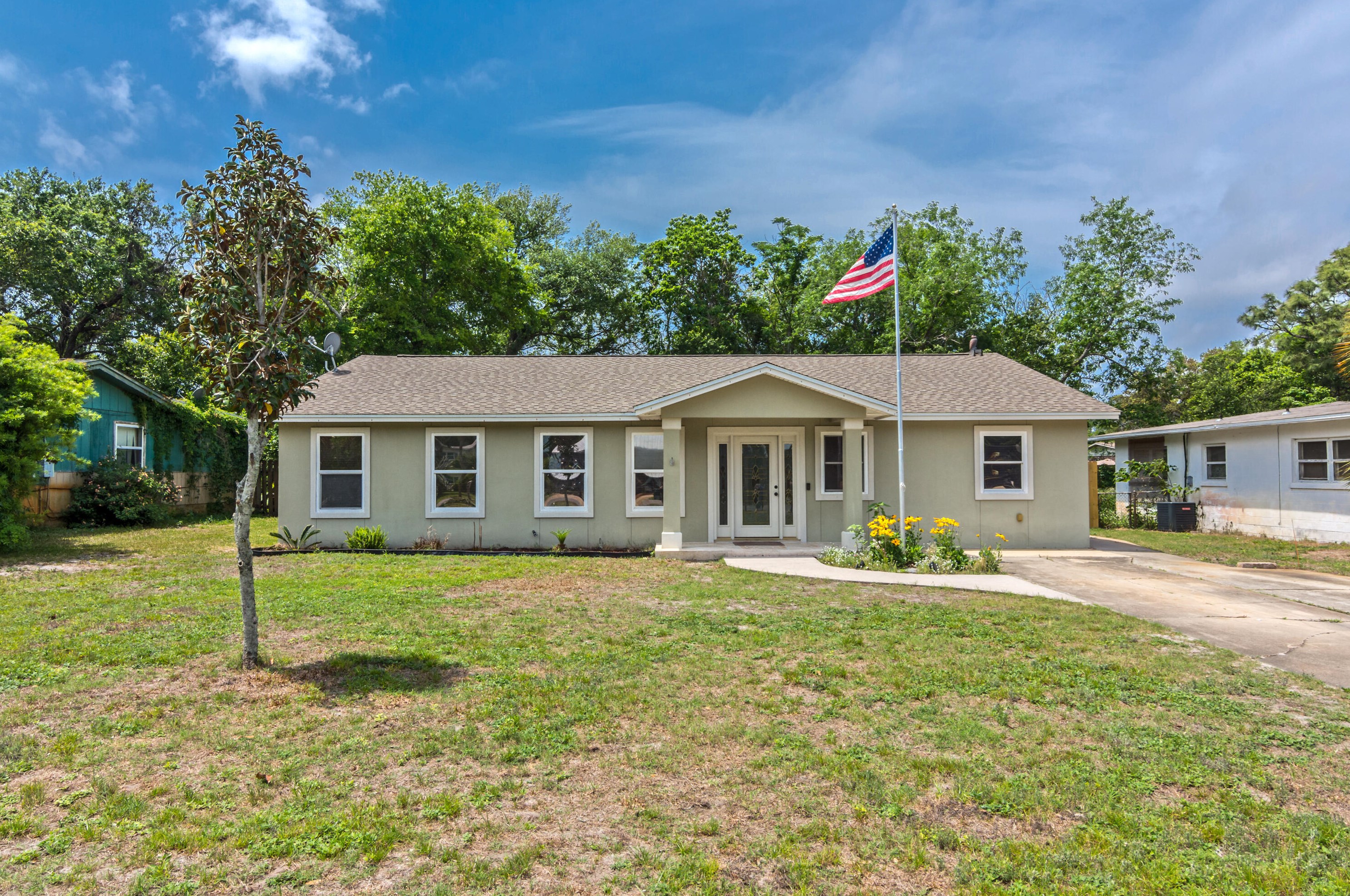 217 Buck Dr, Fort Walton Beach, FL 32548-5058