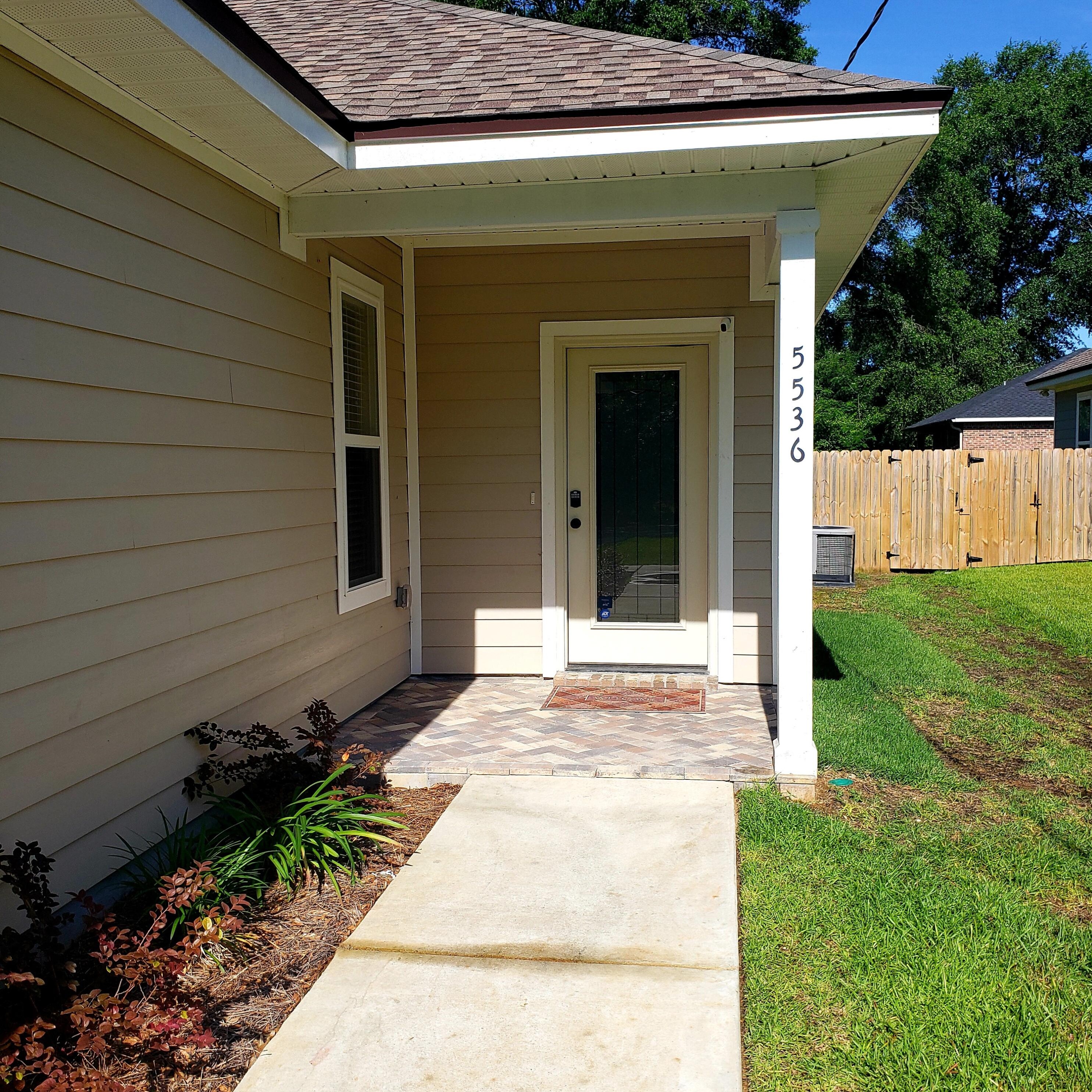 5536 Royal St, Crestview FL  32539-8594 exterior