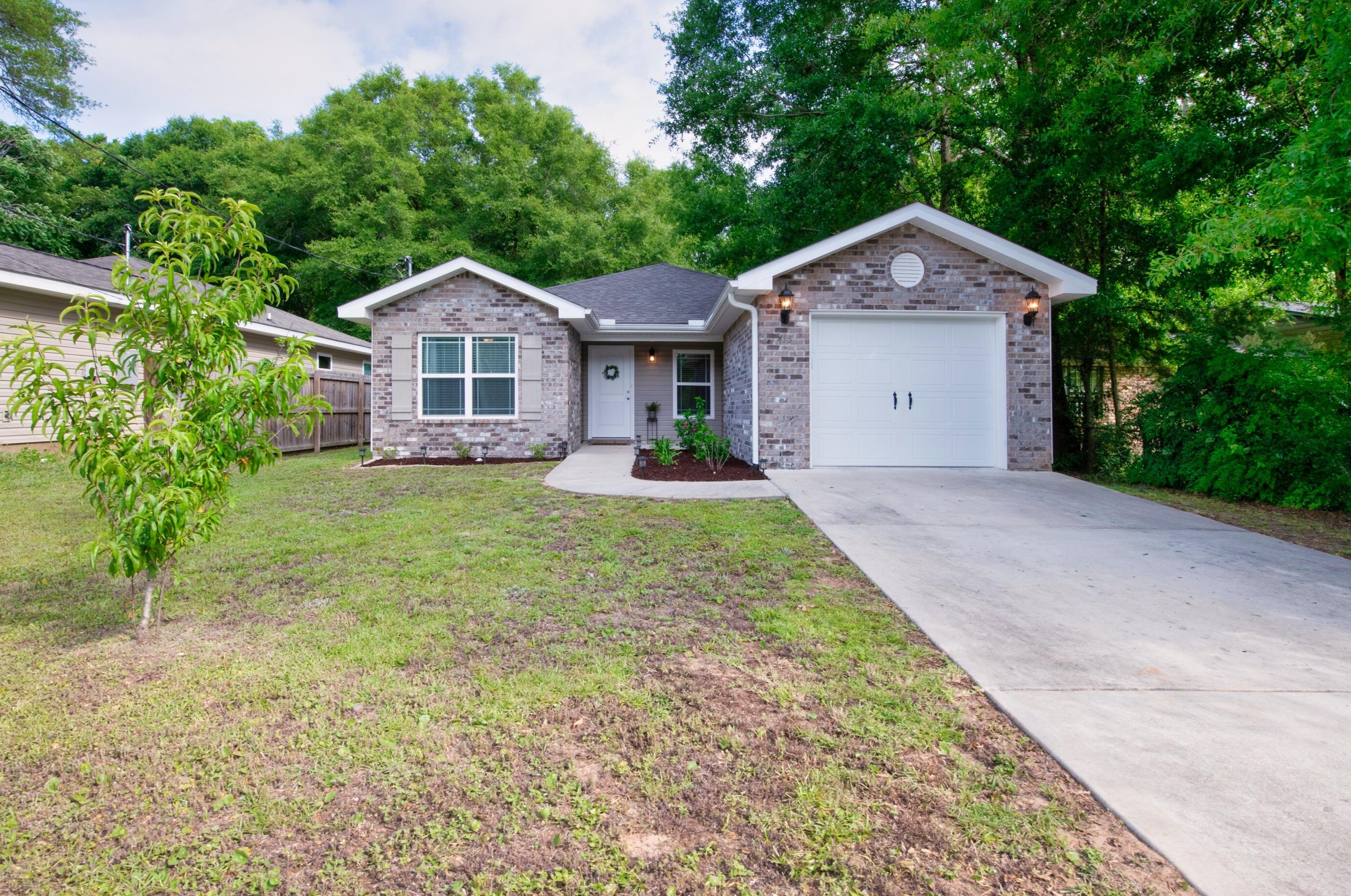 415 Field Ave, Crestview FL  32539-4324 exterior