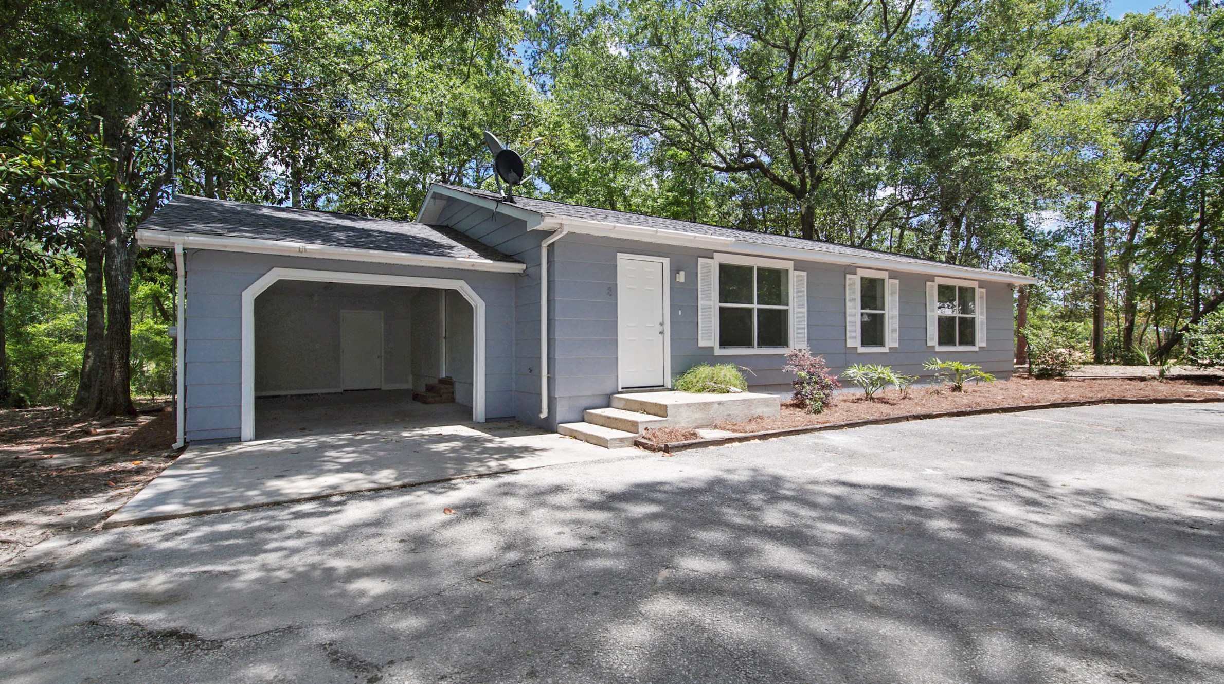 8 Bear Creek Ct, Freeport, FL 32439