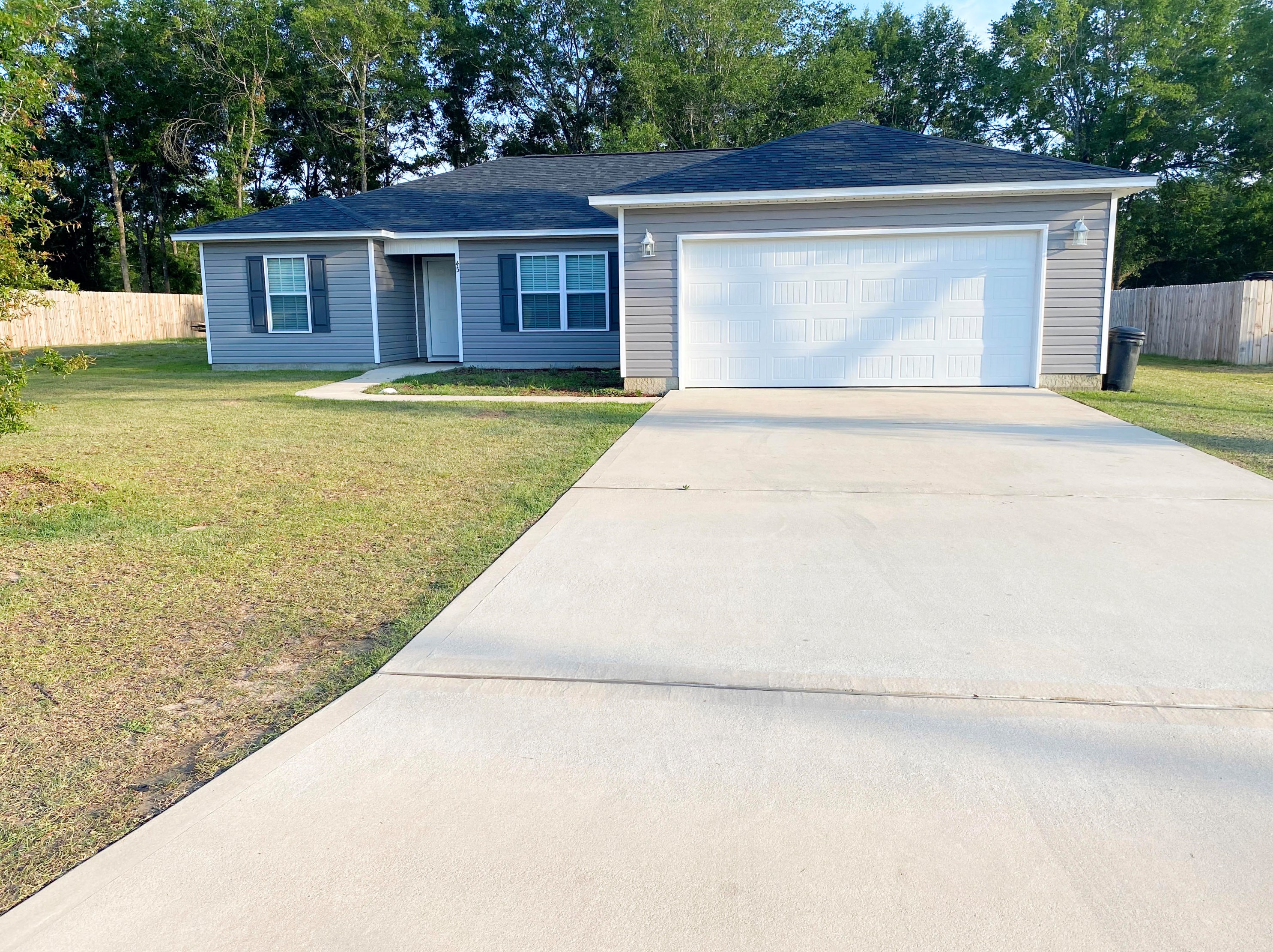 45 Tall Pines Blvd, Defuniak Springs, FL 32433