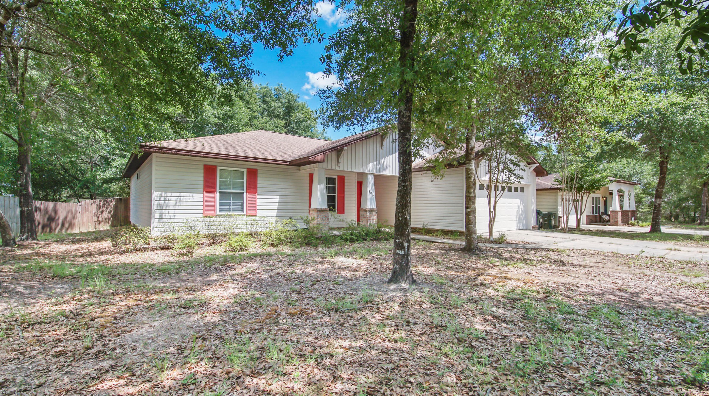 403 Hunters Ridge Rd, Defuniak Springs, FL 32433