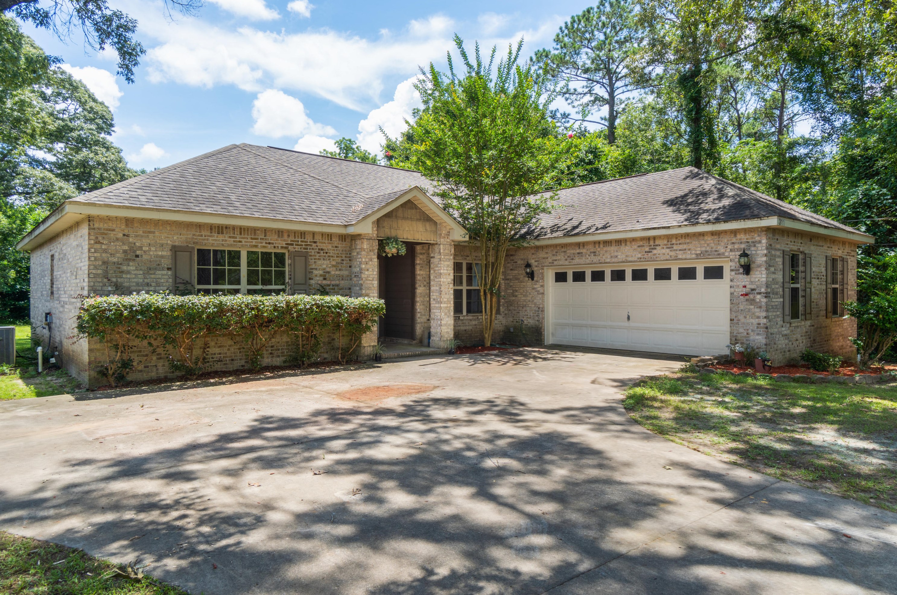 311 Gil Ava St, Crestview, FL 32536-1638