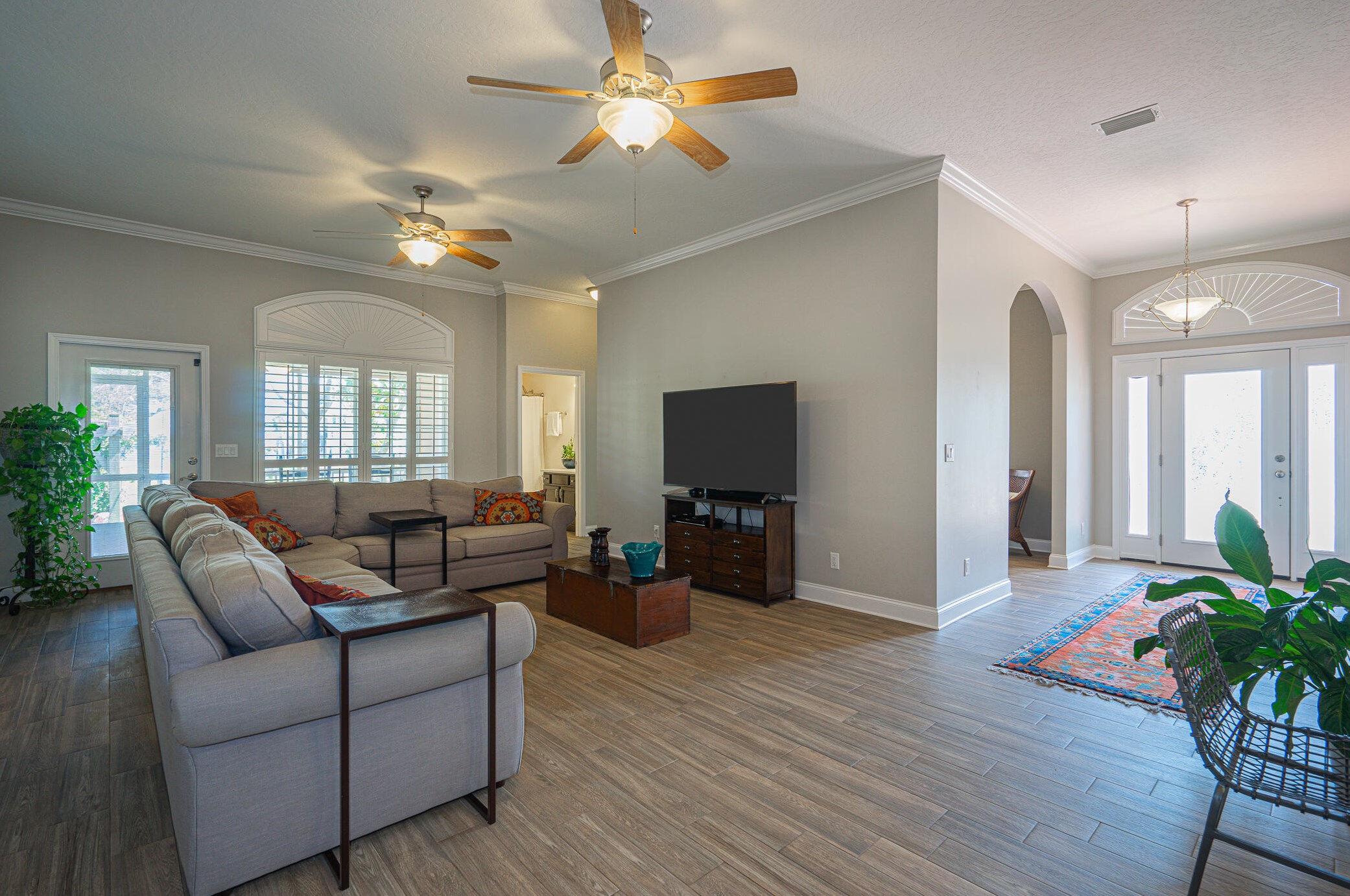 569 Radiant Cir, Mary Esther FL  32569-3424 exterior