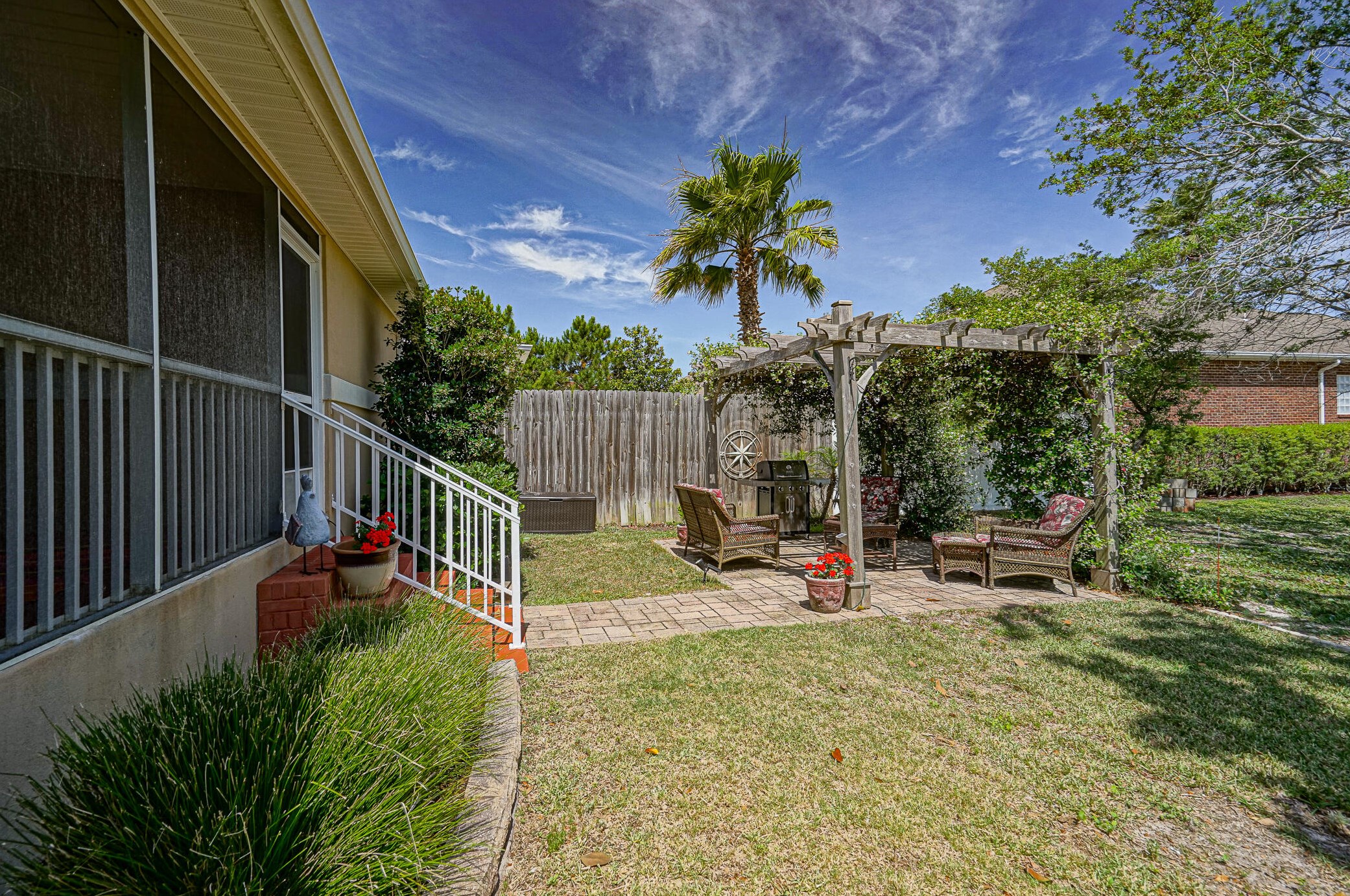 569 Radiant Cir, Mary Esther FL  32569-3424 exterior