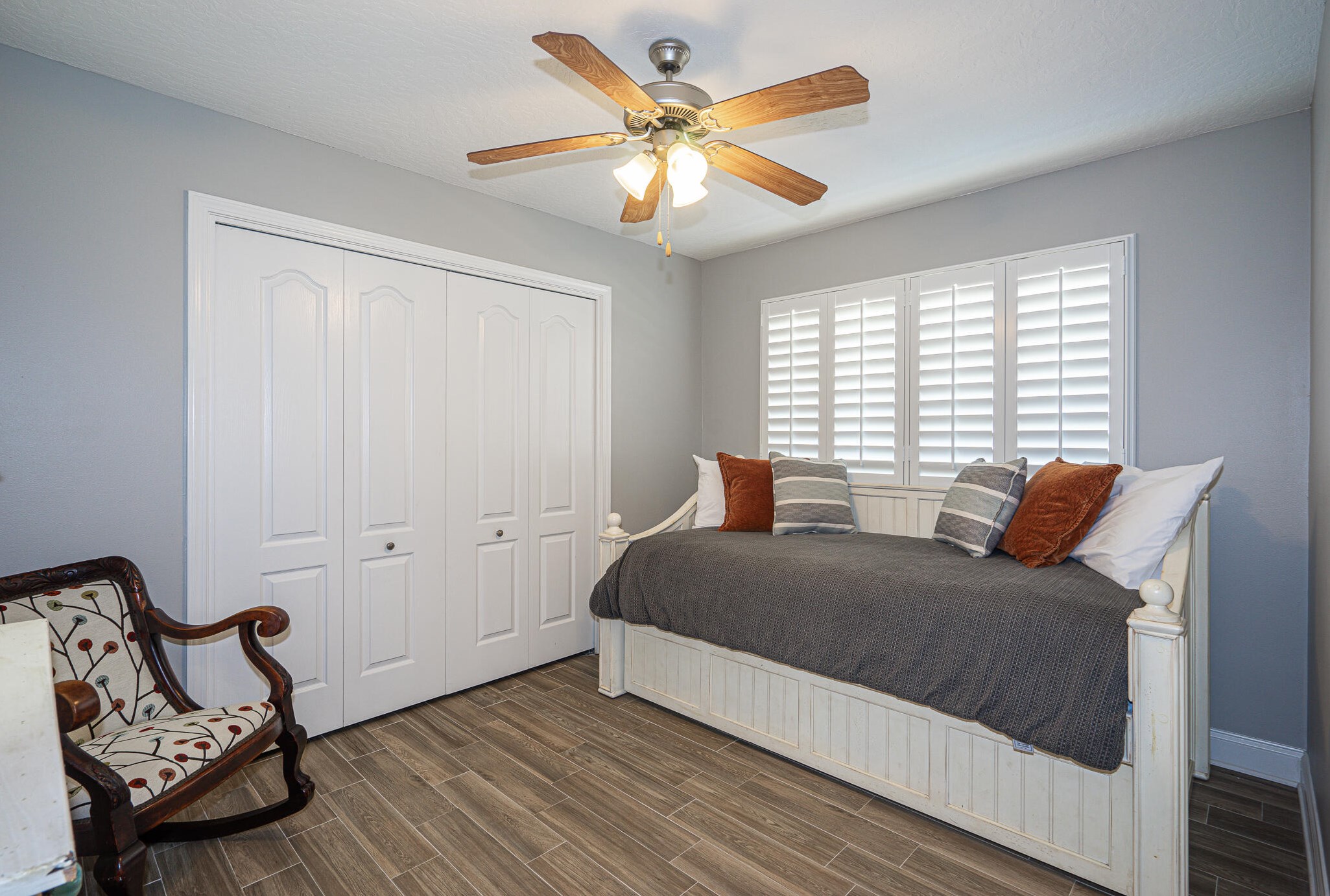 569 Radiant Cir, Mary Esther FL  32569-3424 exterior