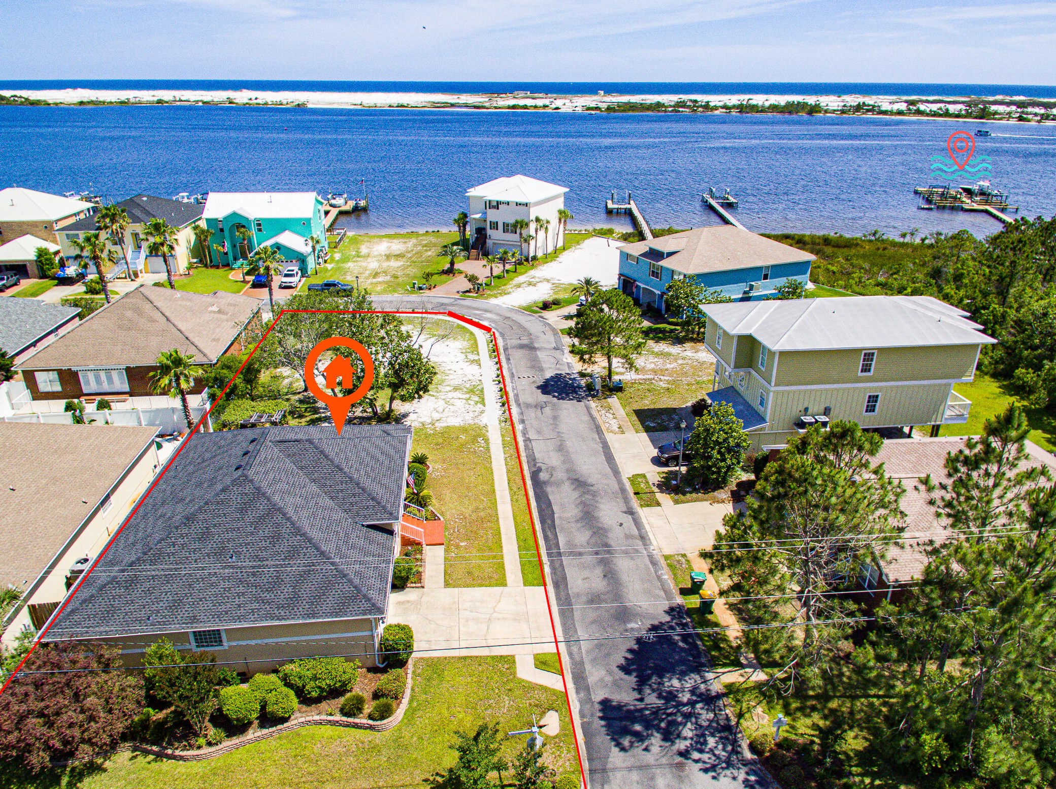 569 Radiant Cir, Mary Esther FL  32569-3424 exterior