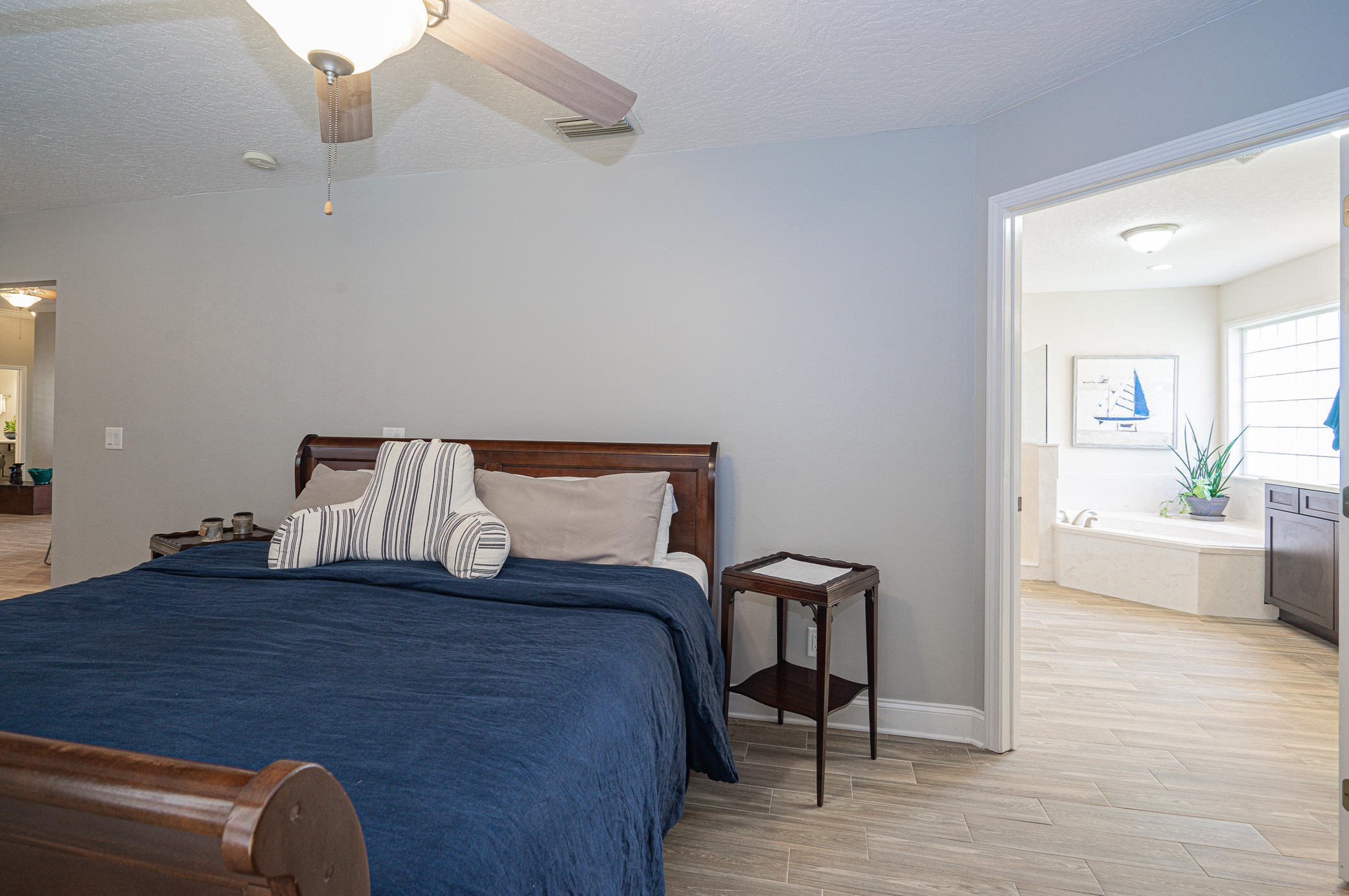 569 Radiant Cir, Mary Esther FL  32569-3424 exterior