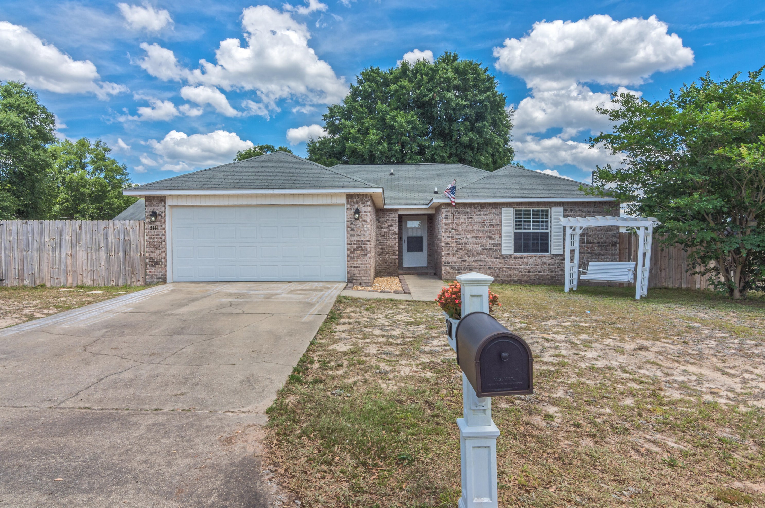 3111 Skyhawk Dr, Crestview, FL 32539-5114