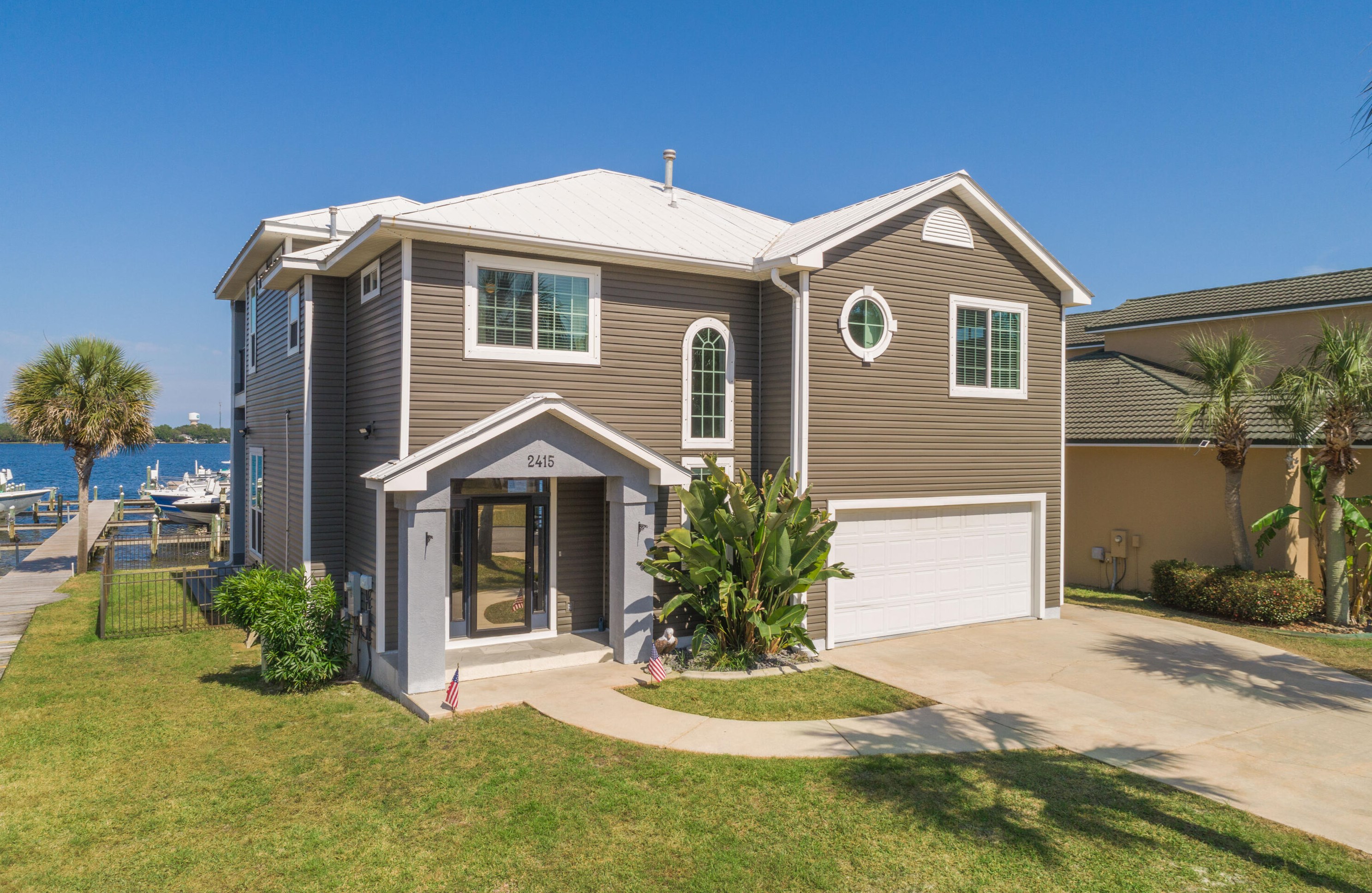 2415 Palm Harbor Dr, Fort Walton Beach, FL 32547-3945