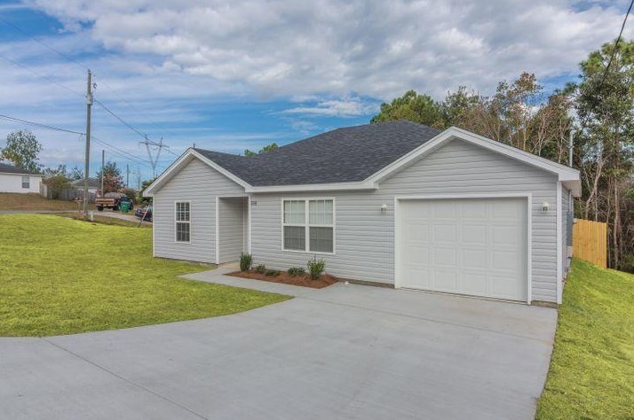 107 Eastview Dr, Crestview, FL 32536-9248