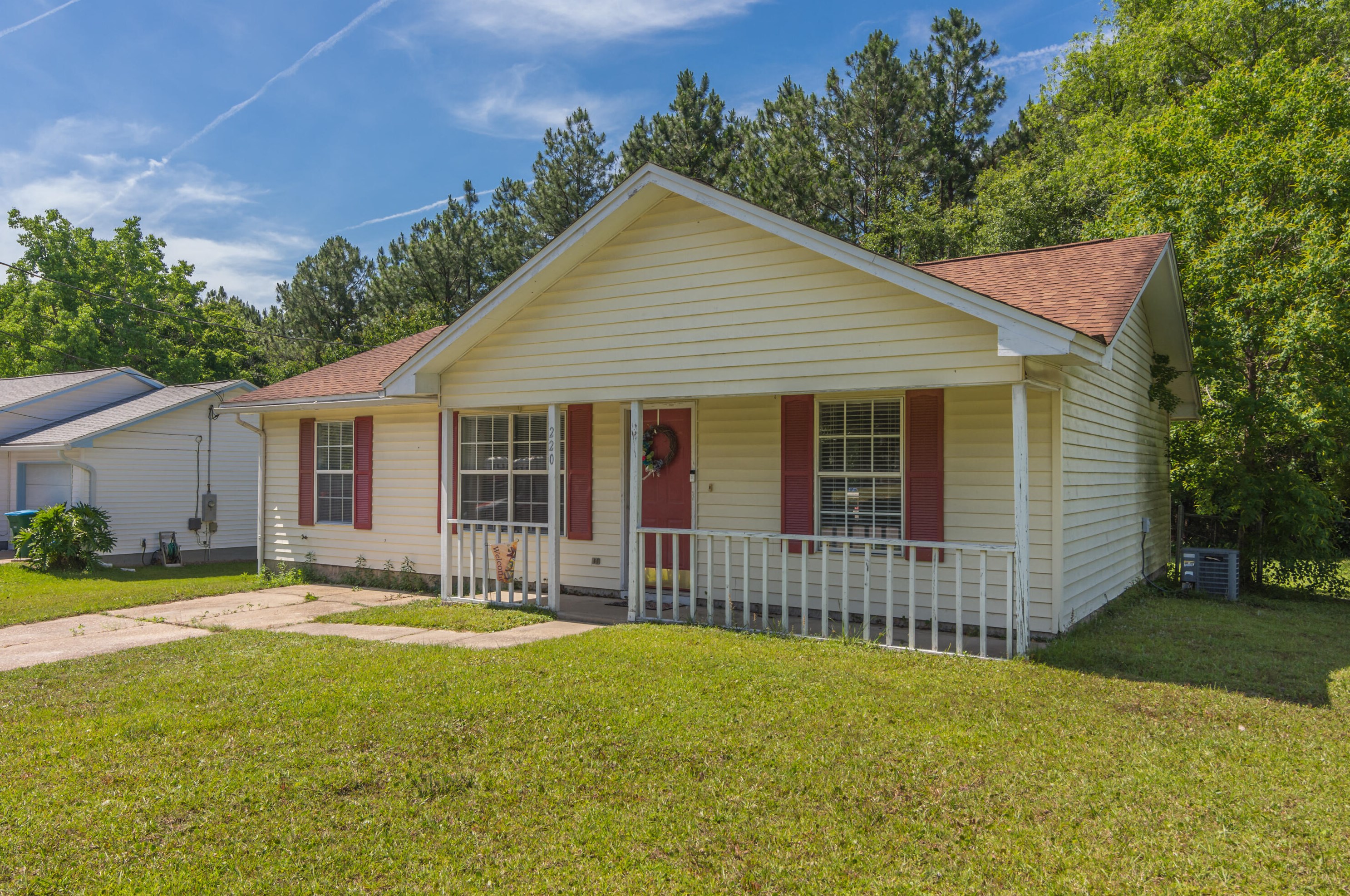 220 Southview Dr, Crestview, FL 32536-5242