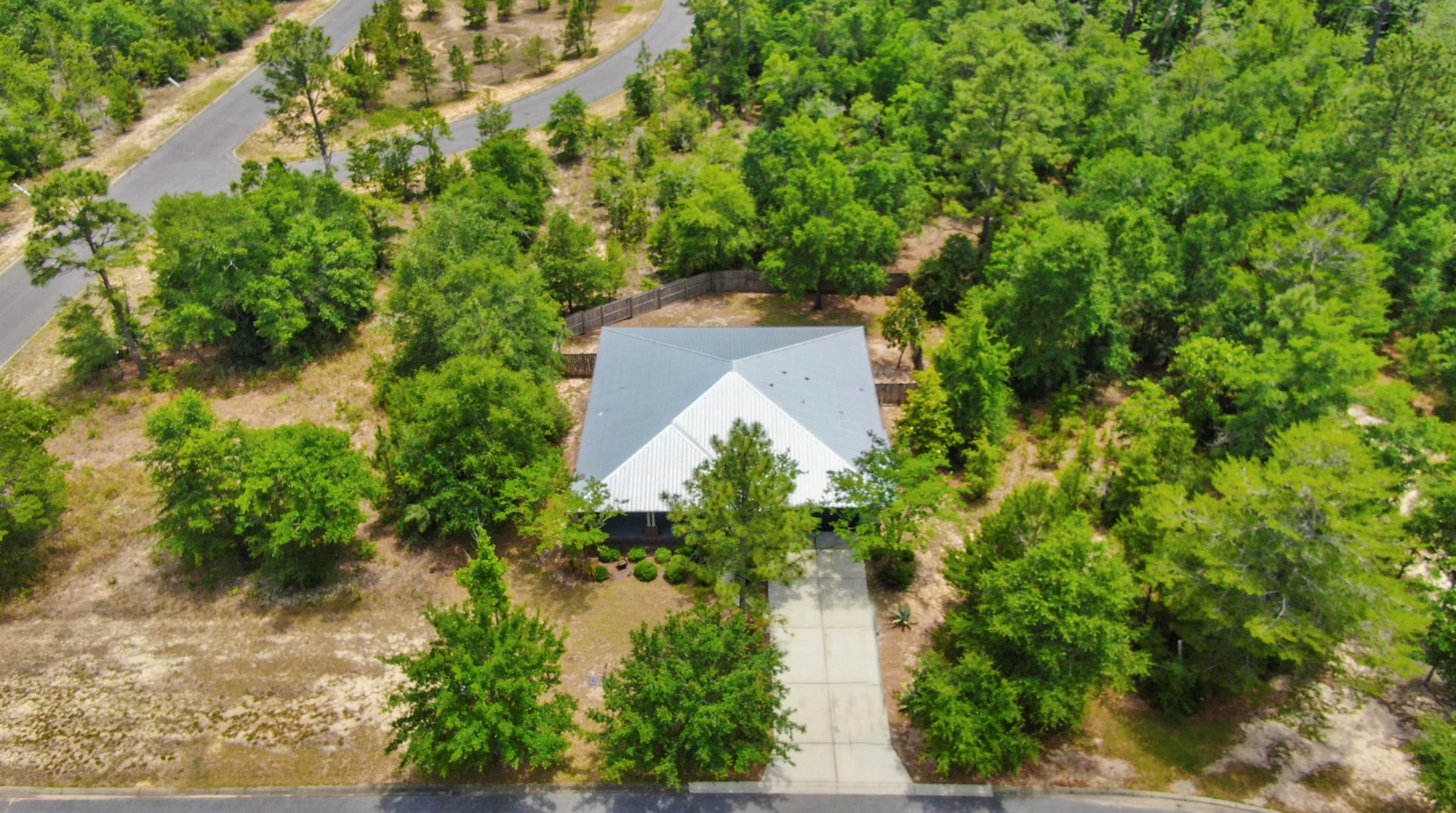537 Hunters Ridge Rd, Defuniak Springs, FL 32433