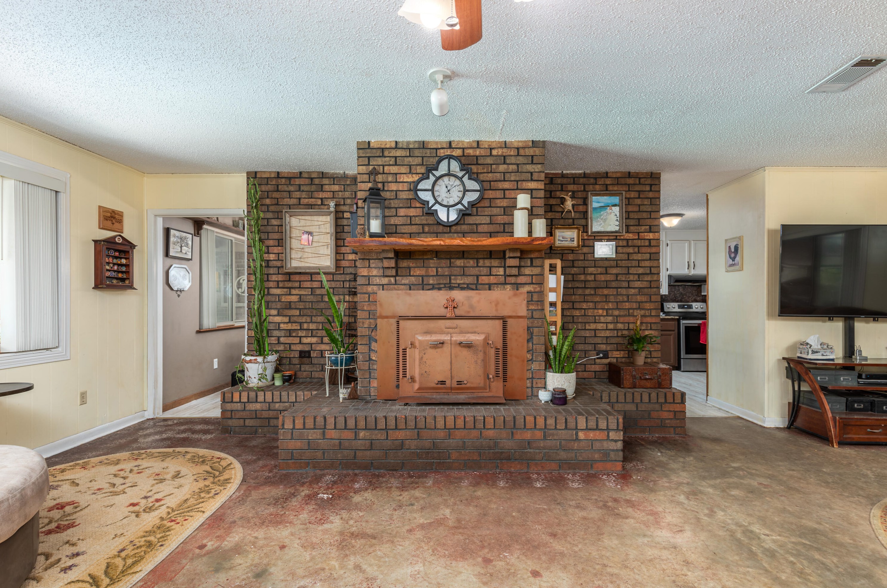 233 Madrid Rd, Cantonment, FL 32533-7831