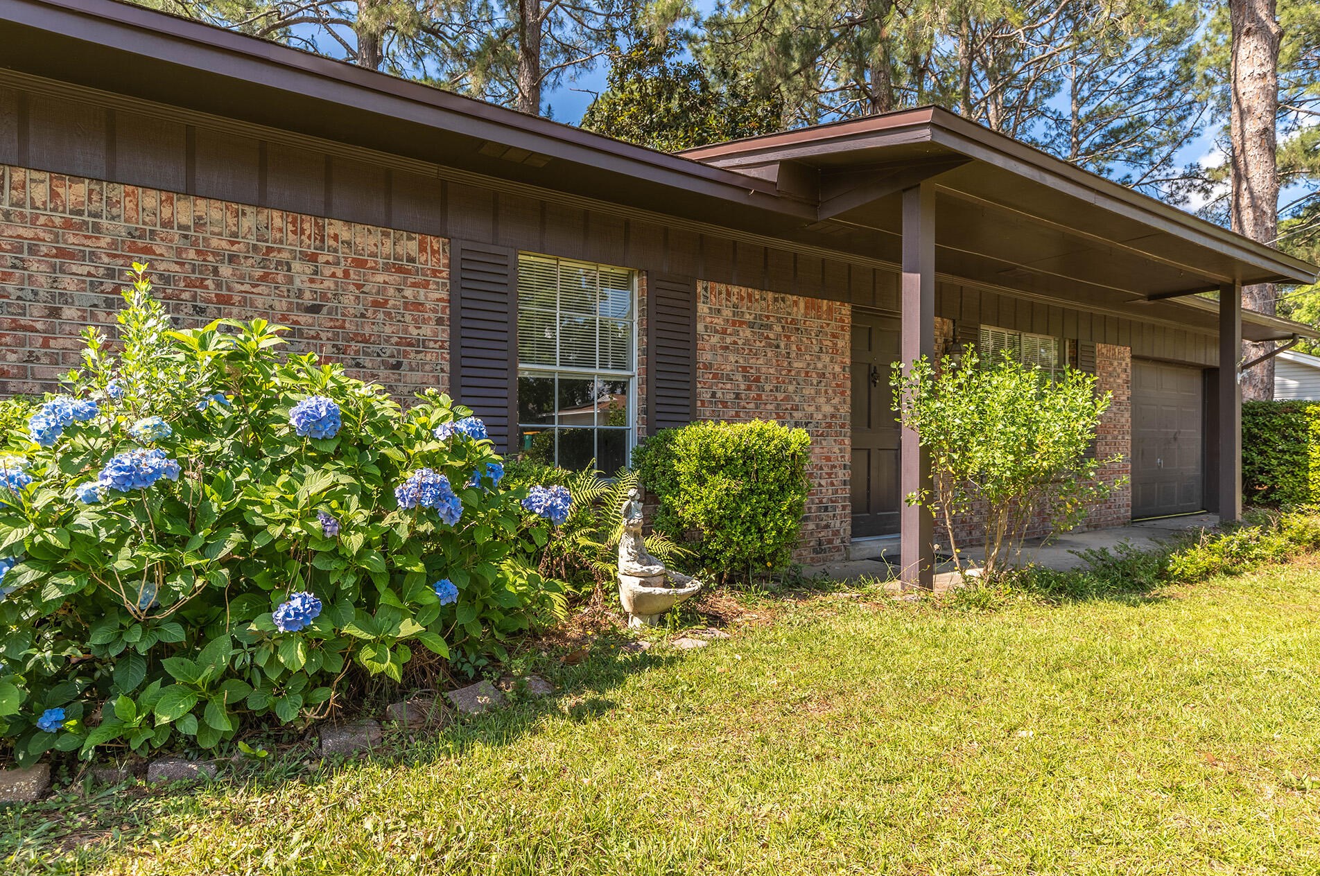 802 Meadow Ln, Fort Walton Beach, FL 32547-1070