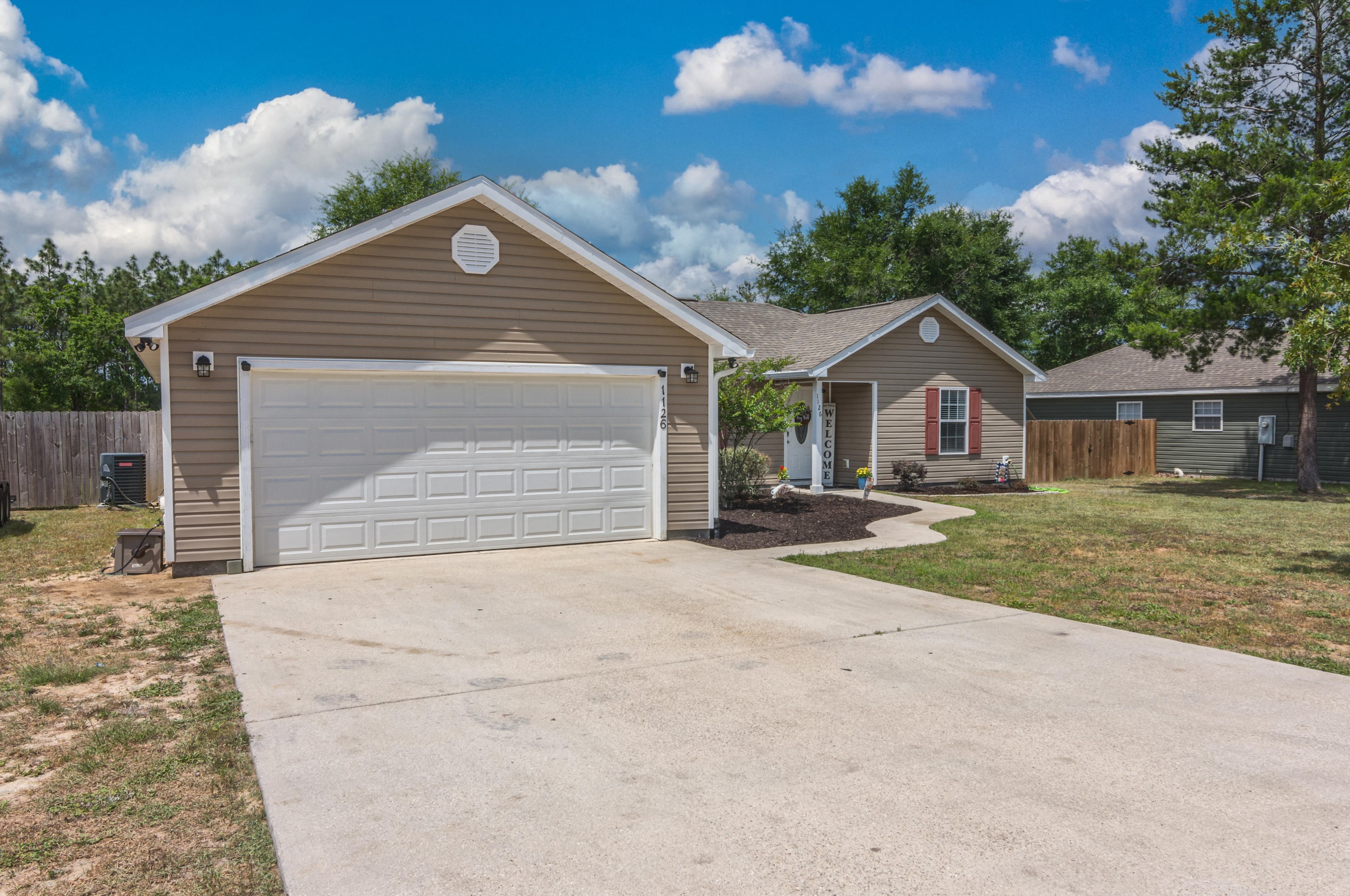 1126 Oakwood Lakes Blvd, Defuniak Springs, FL 32433
