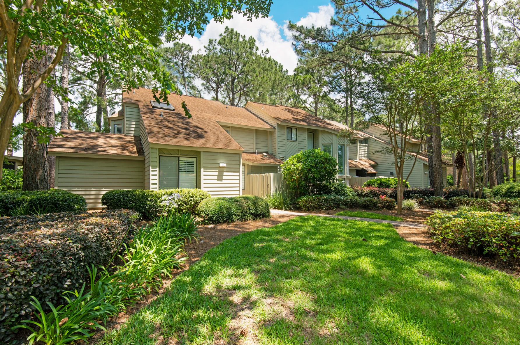 258 Eagle Dr, Destin, FL 32550-4859