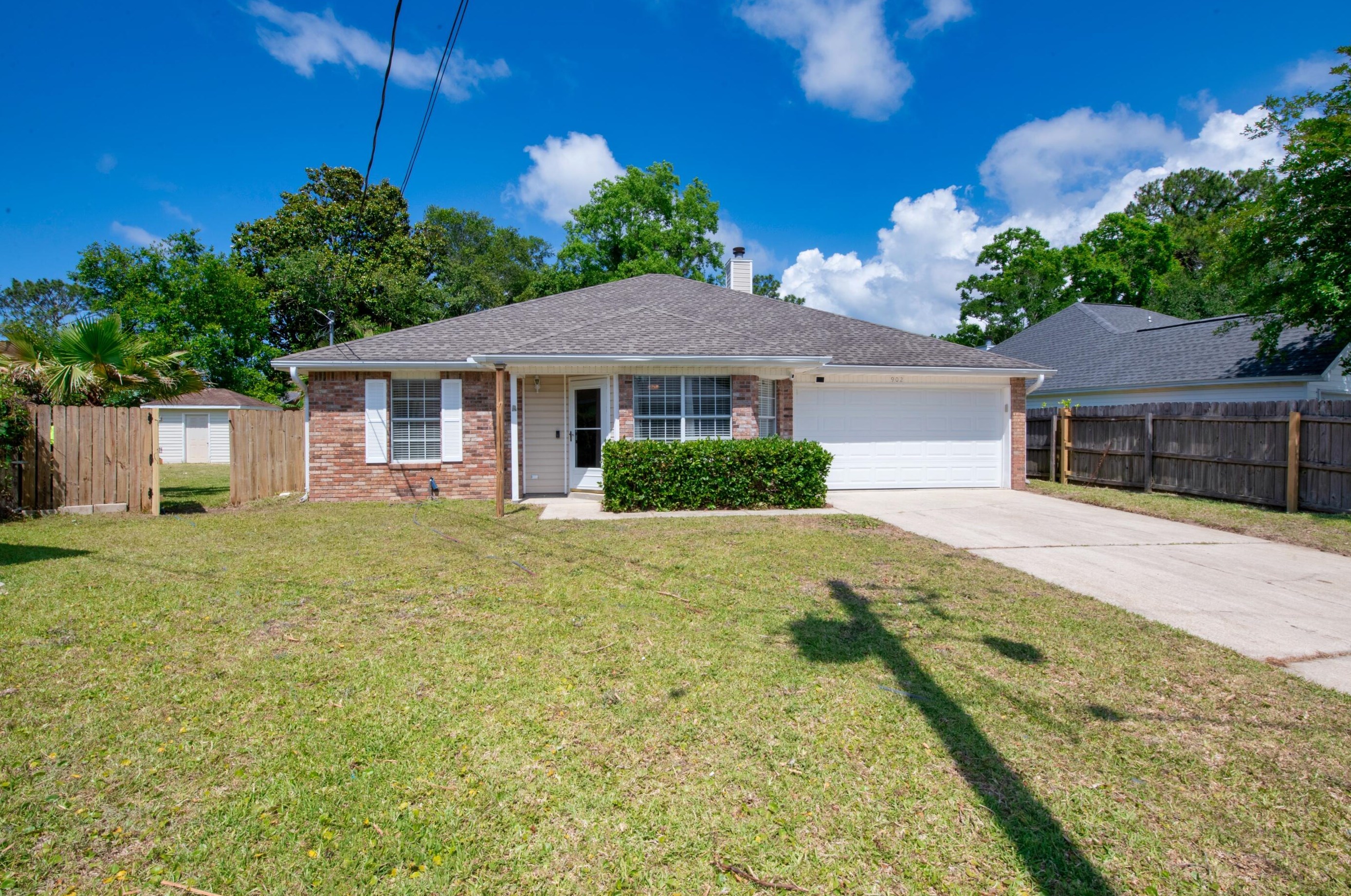 902 Emily Cir, Fort Walton Beach, FL 32547-1979