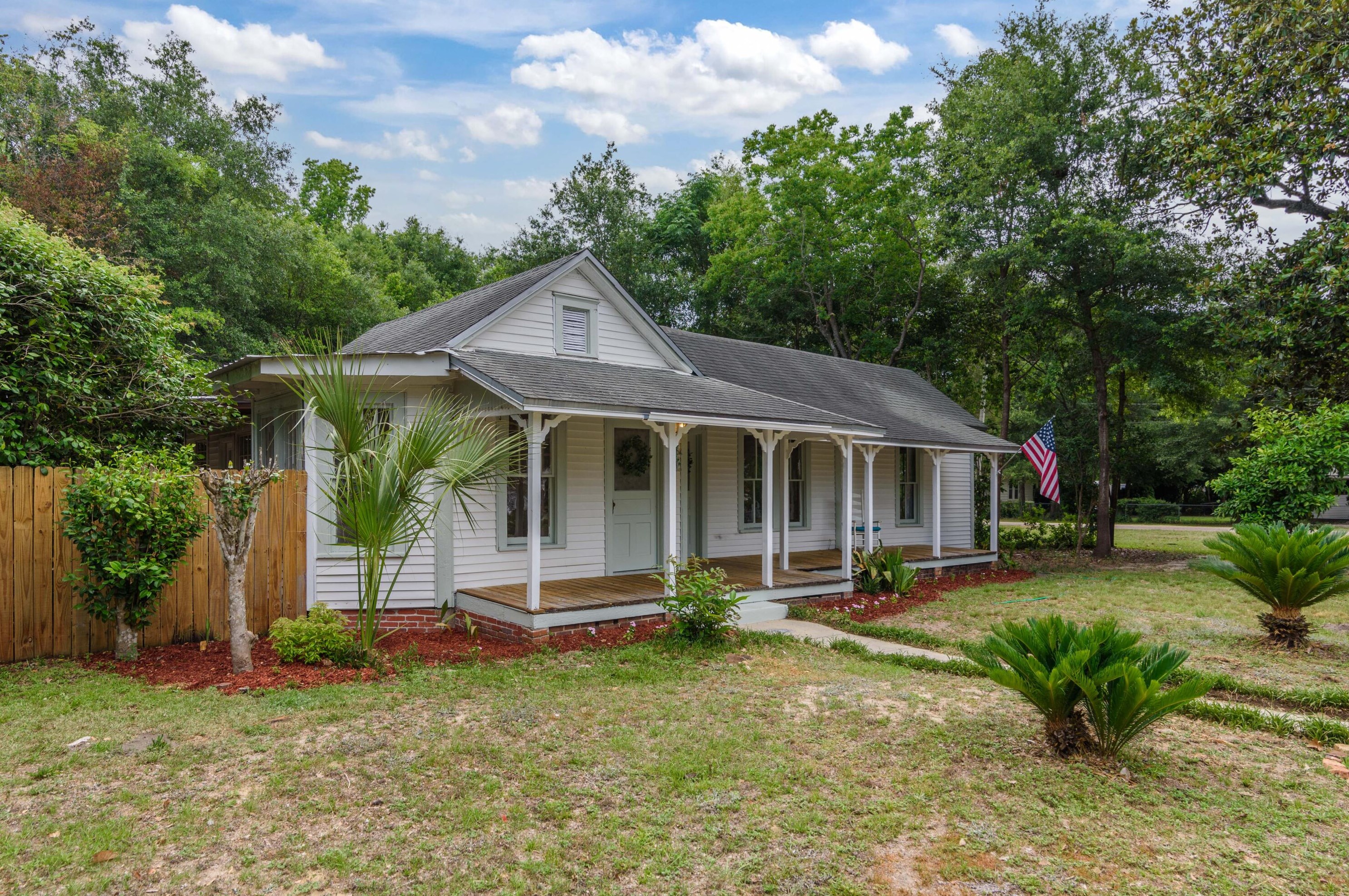 378 S 12th Street S, Defuniak Springs, FL 32435