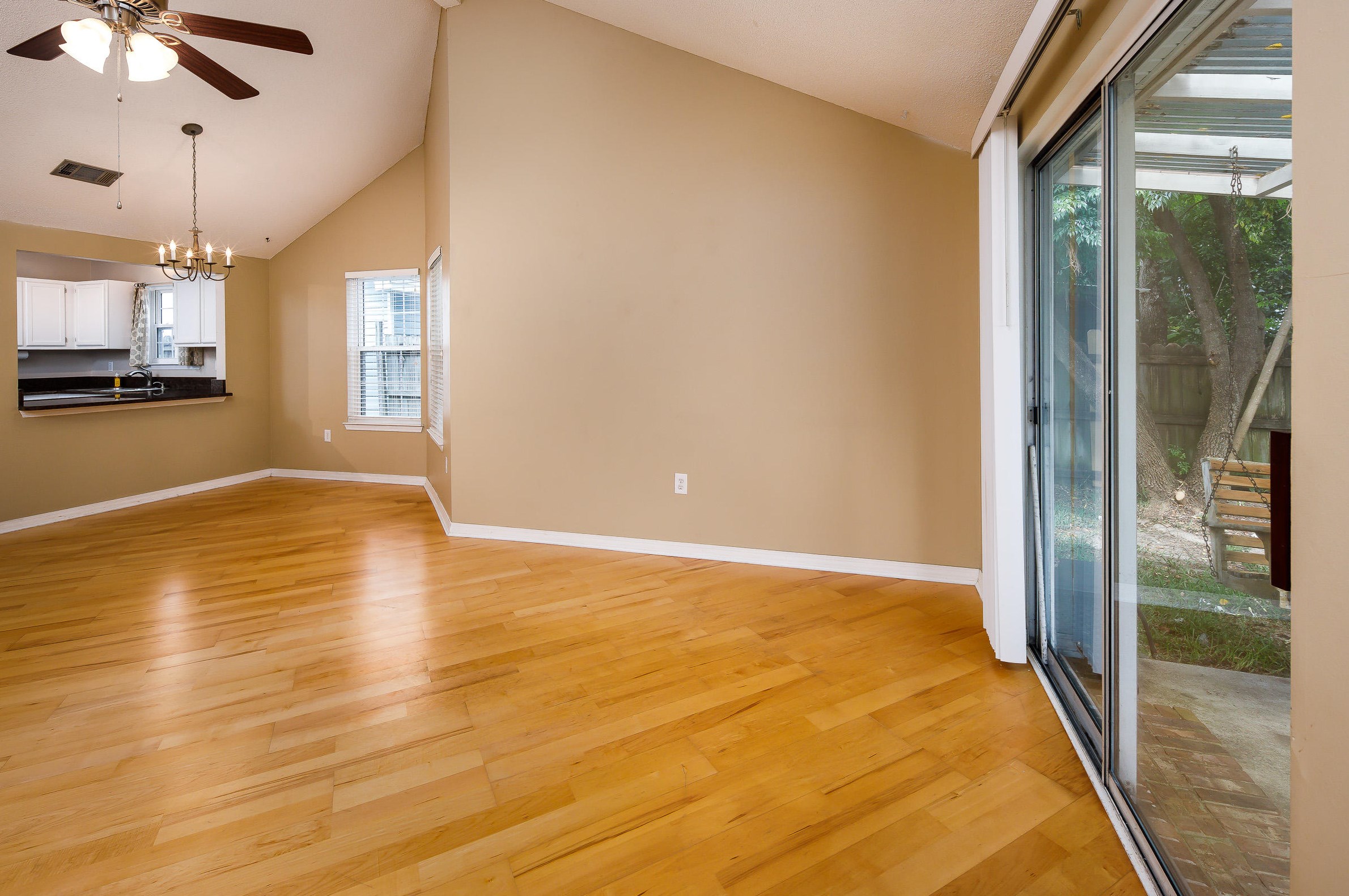 415 Canterbury Ct, Fort Walton Beach, FL 32548-4561