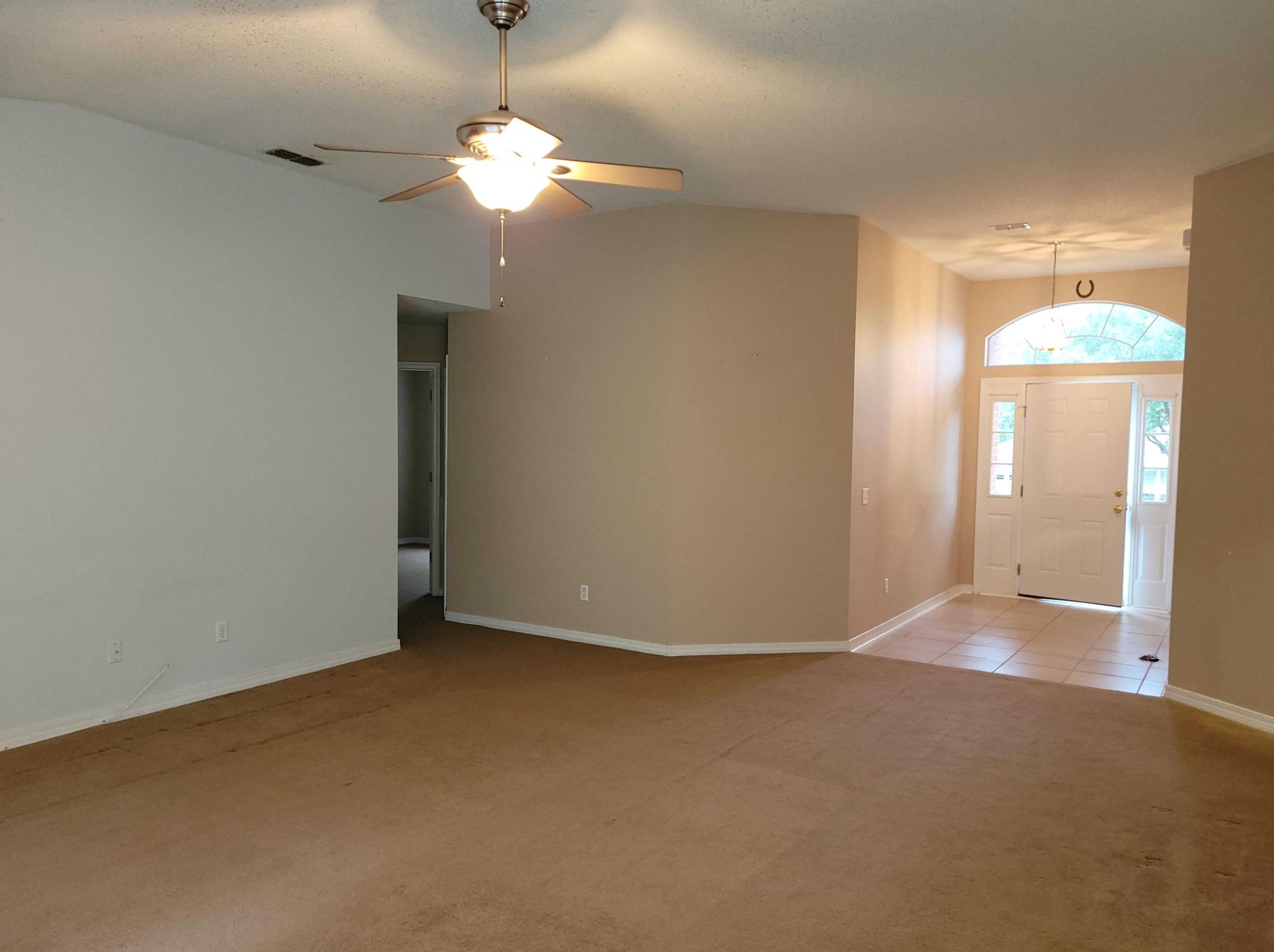 323 Egan Dr, Crestview, FL 32536-5426