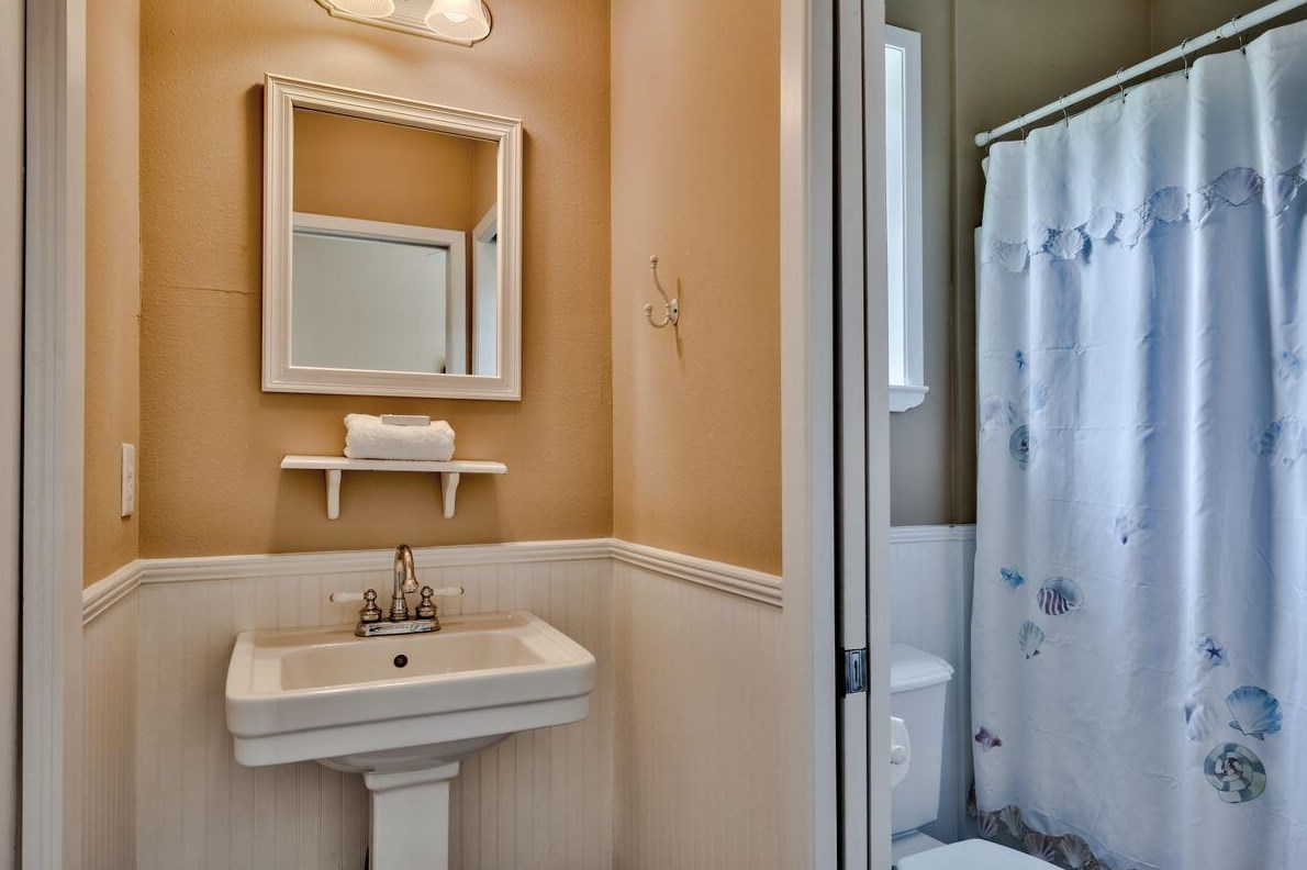 261 Defuniak St, Santa Rosa Beach FL  32459-2848 exterior